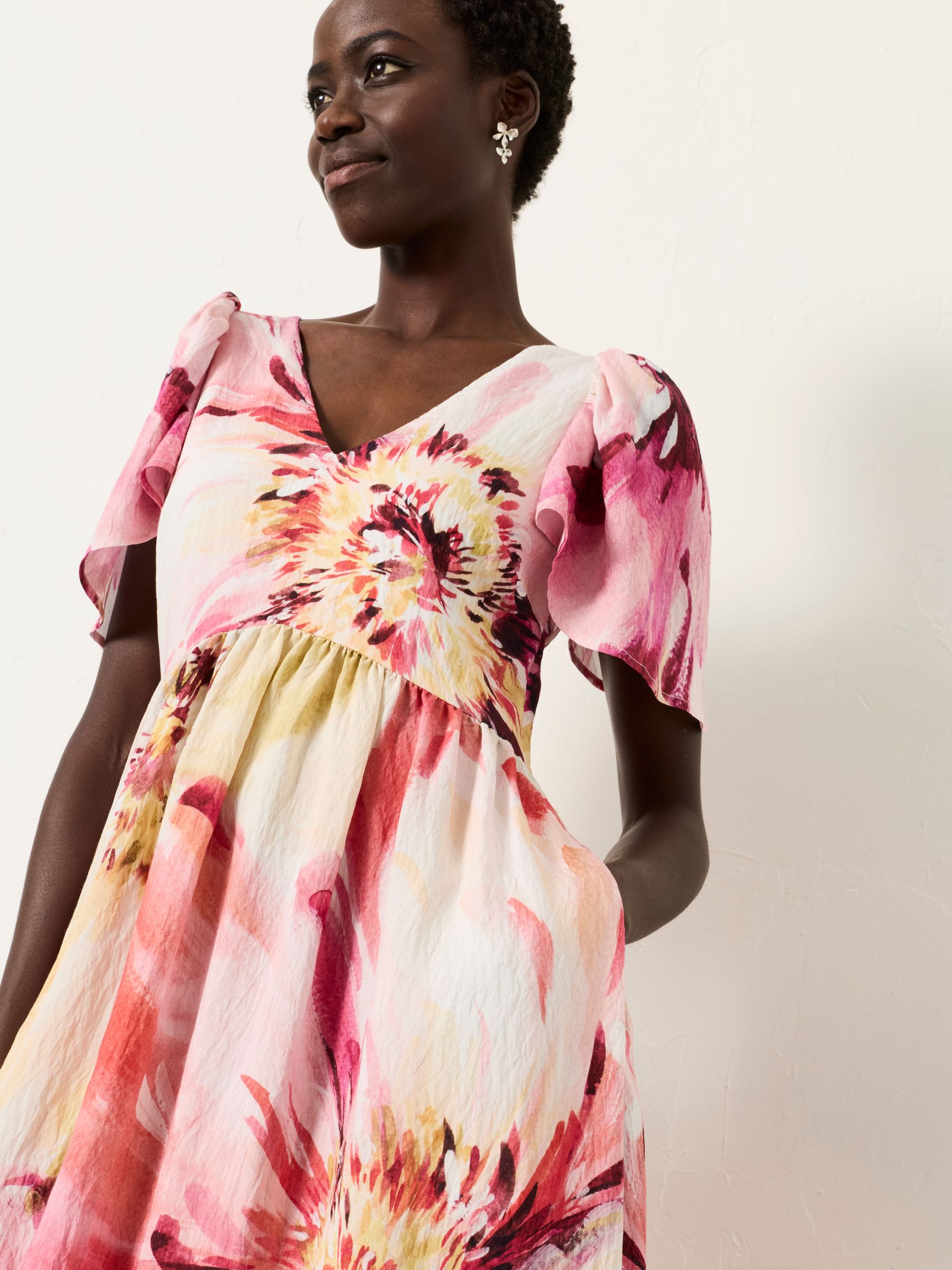 Marlowe Ivory Floral Petite Midi Dress - Image 5 of 6