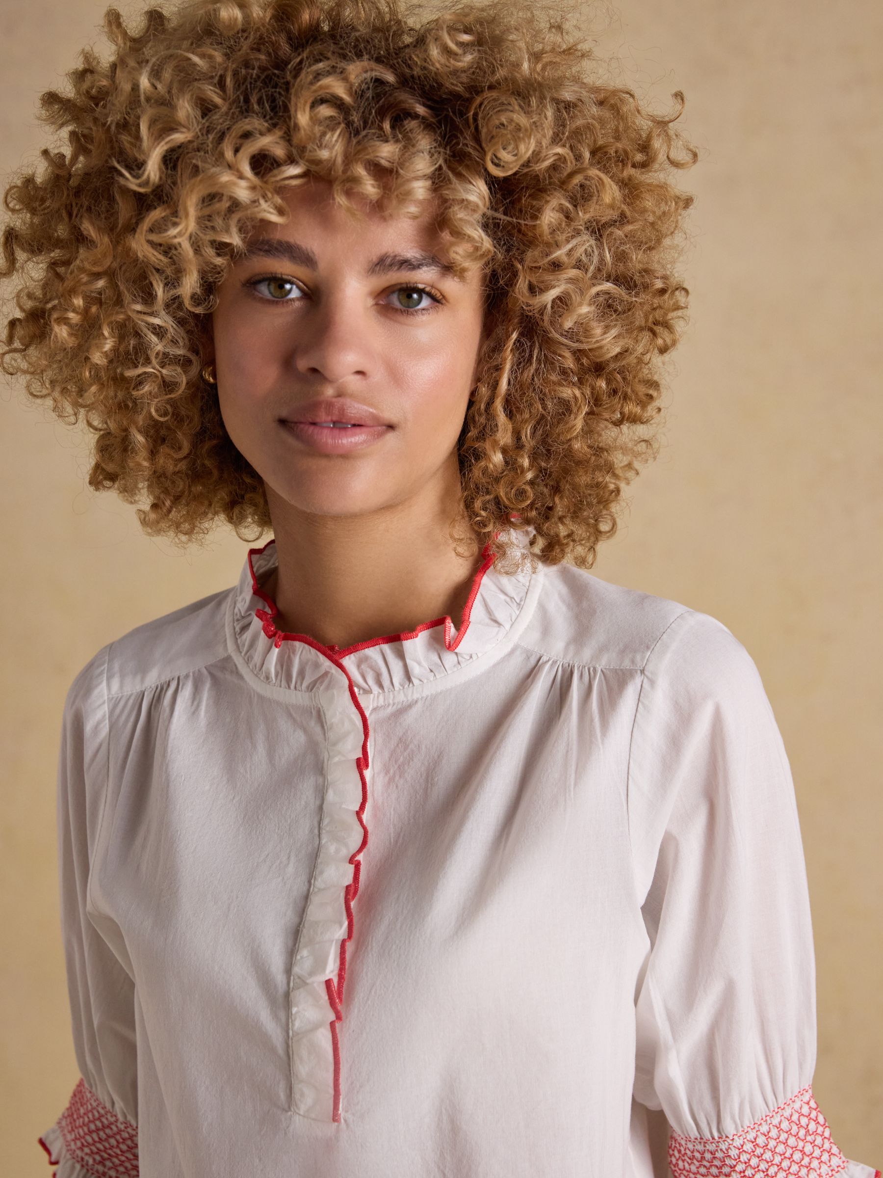 Melanie White with Contrast Trim Short Sleeve Ruffle Blouse - Image 3 of 8