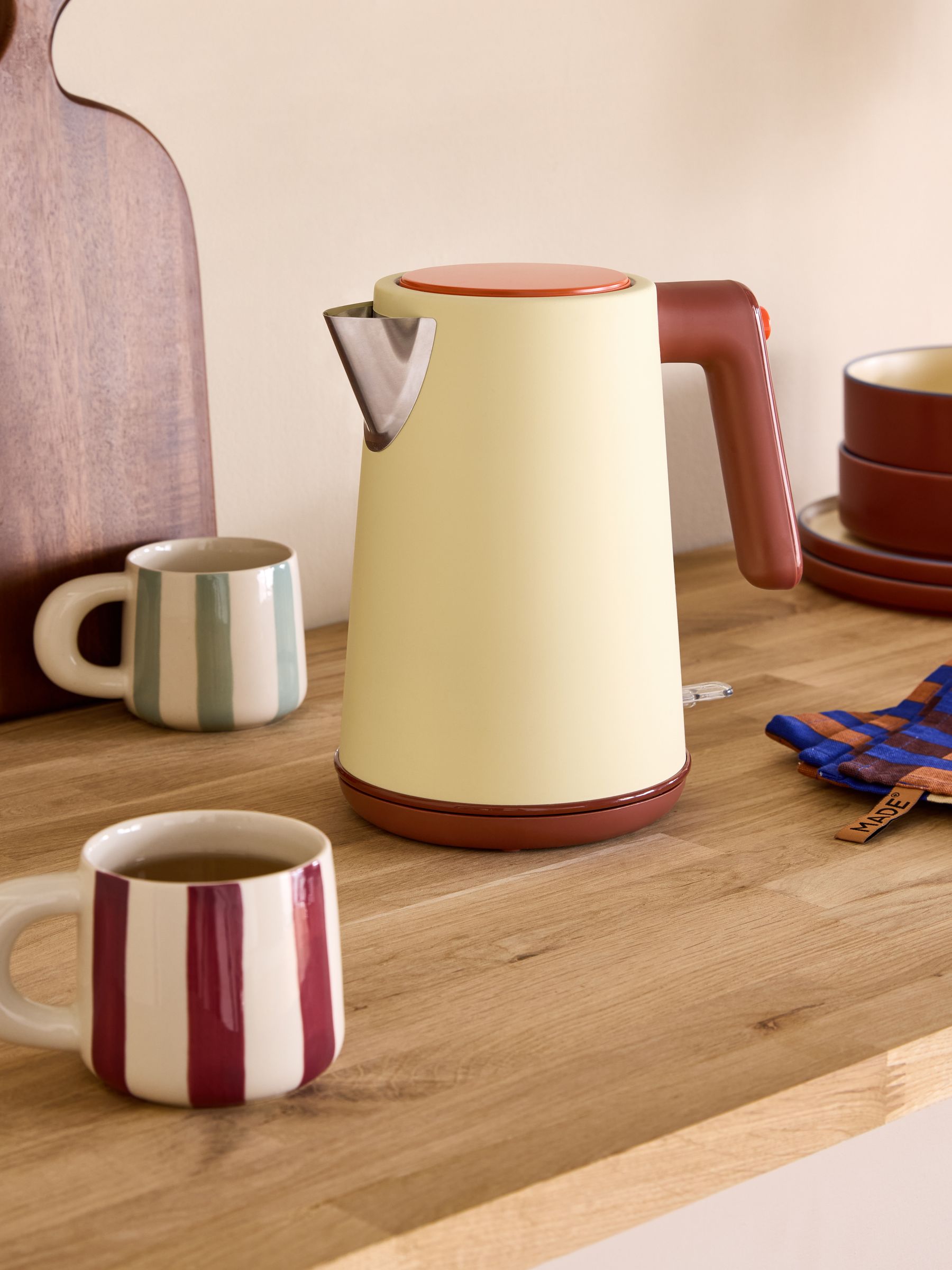 Kip Kettle in Cream - Image 1 of 4