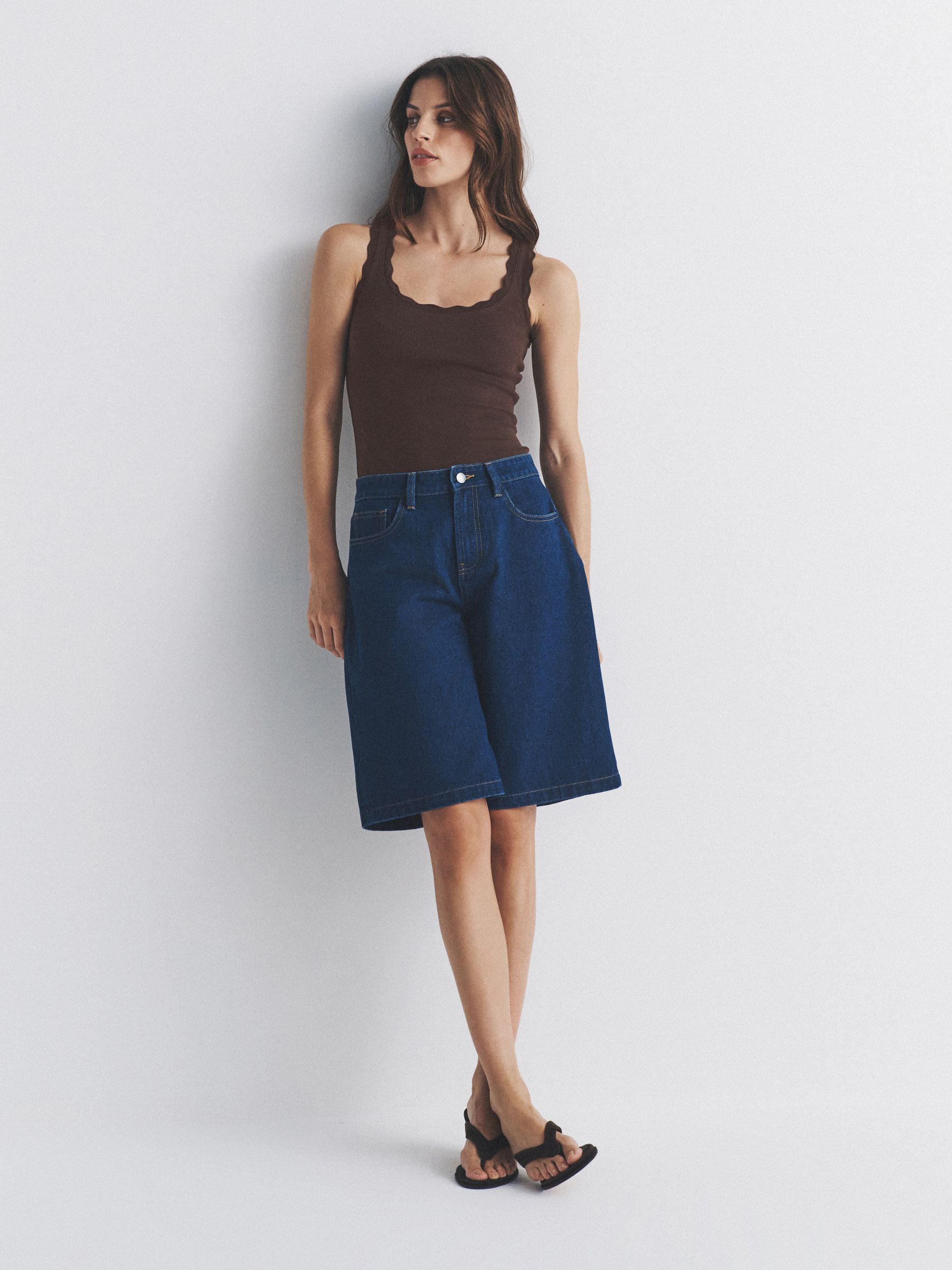 3 Pack Scallop Trim Ribbed Vest Black/Chocolate Brown/White - Image 4 of 6