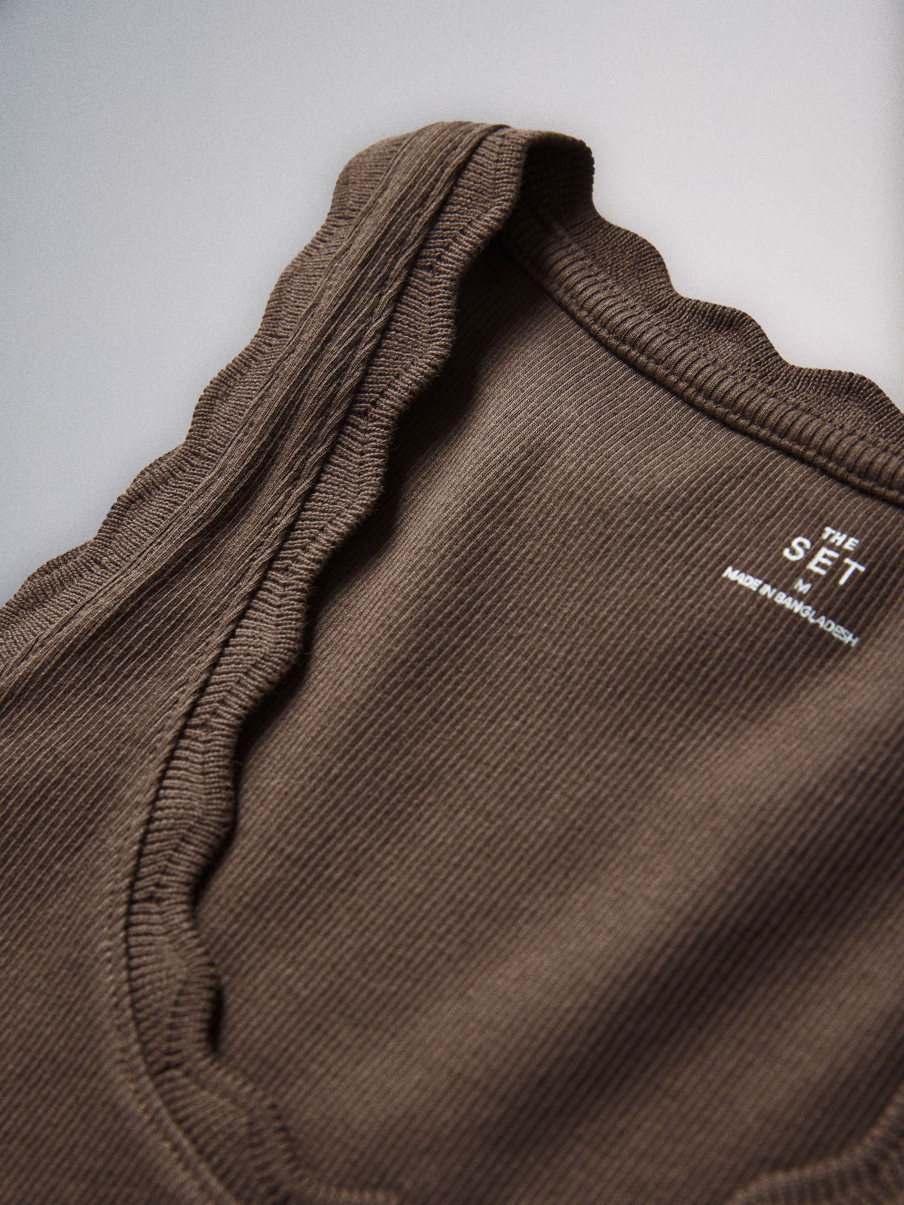 3 Pack Scallop Trim Ribbed Vest Black/Chocolate Brown/White - Image 6 of 6