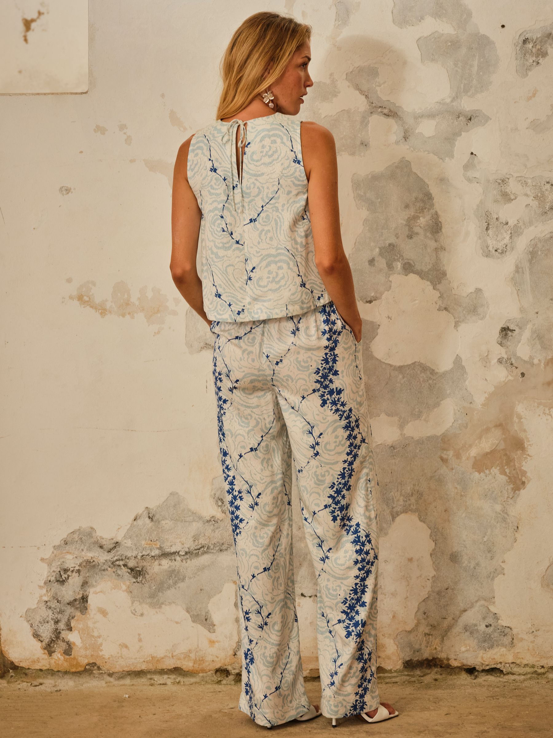 V&A | FatFace Ivory Archive Petals Jolene Wide Leg Trouser - Image 3 of 7
