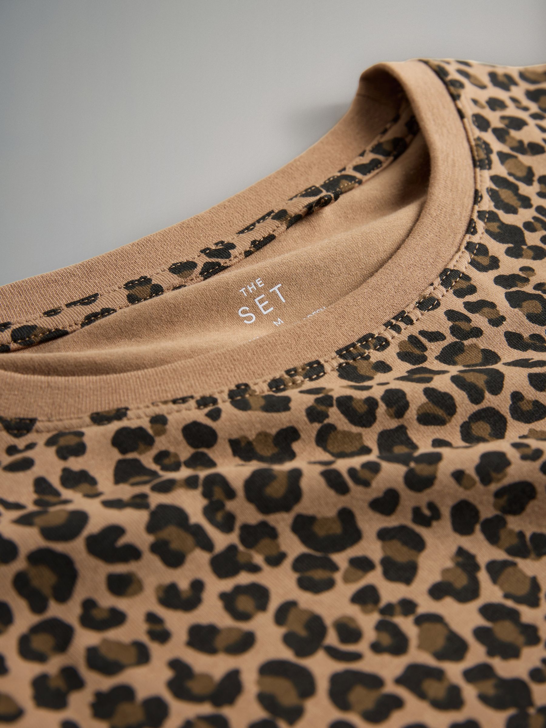 Black/White/Animal/Pink 4 Pack Half Sleeve Fitted Crew Neck T-Shirts - Image 6 of 6