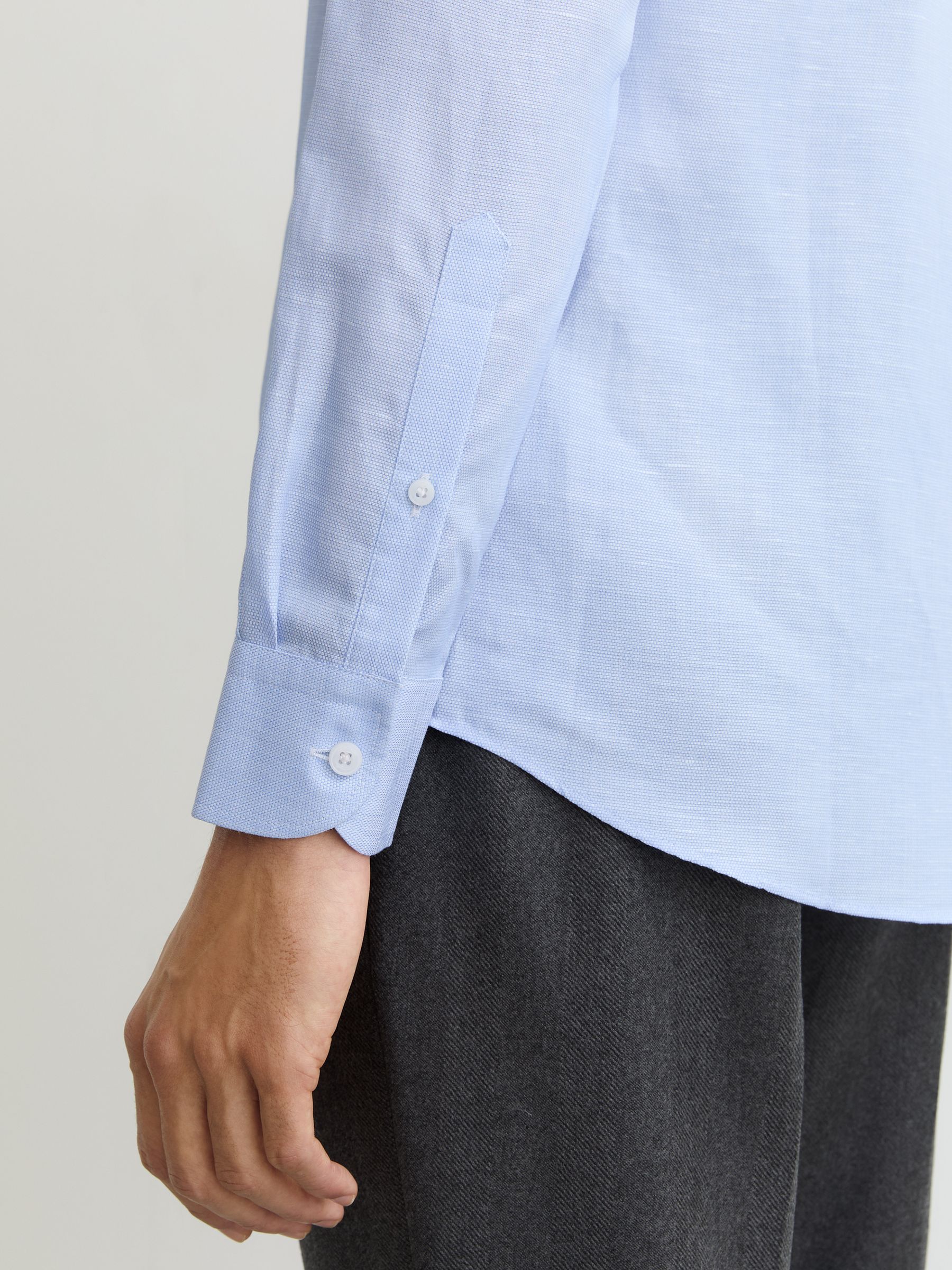 Lyocell-Linen Button-Through Shirt Regular-Fit in Soft Blue - image 4
