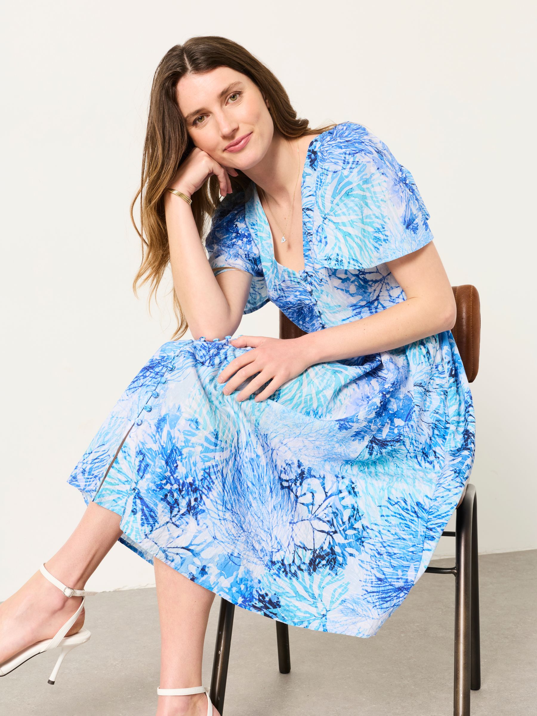 boho midi wrap dress Women's Floral Long Beach Dress with Belt Ruffle Short Sleeve Swing Summer Dresses (Black, S) at Amazon Women's Clothing store Size:38 S and an open v Spring+Summer guess which one i