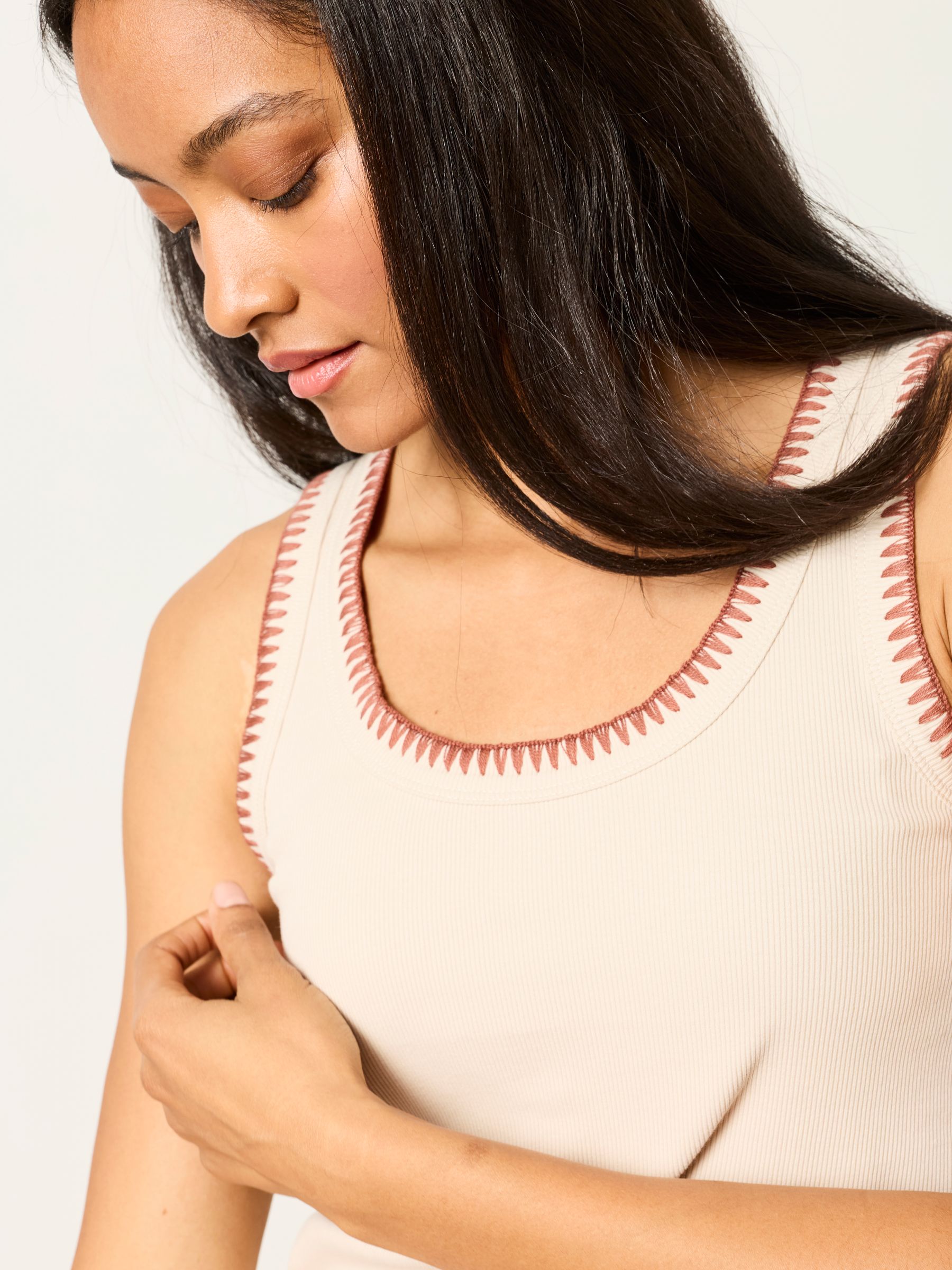 Bella Ecru Stitch Detail Ribbed Vest - Image 5 of 7