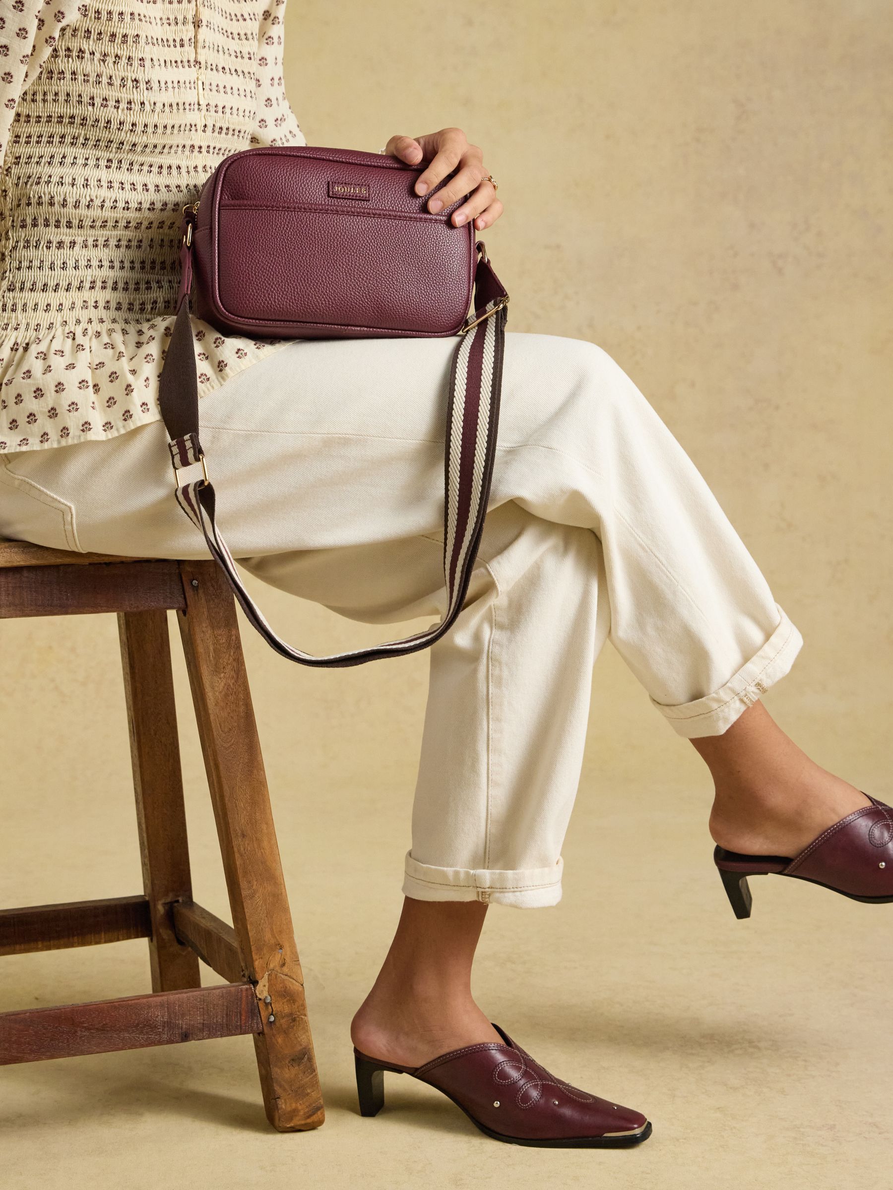 Trent Port Cross Body Bag - Image 3 of 9