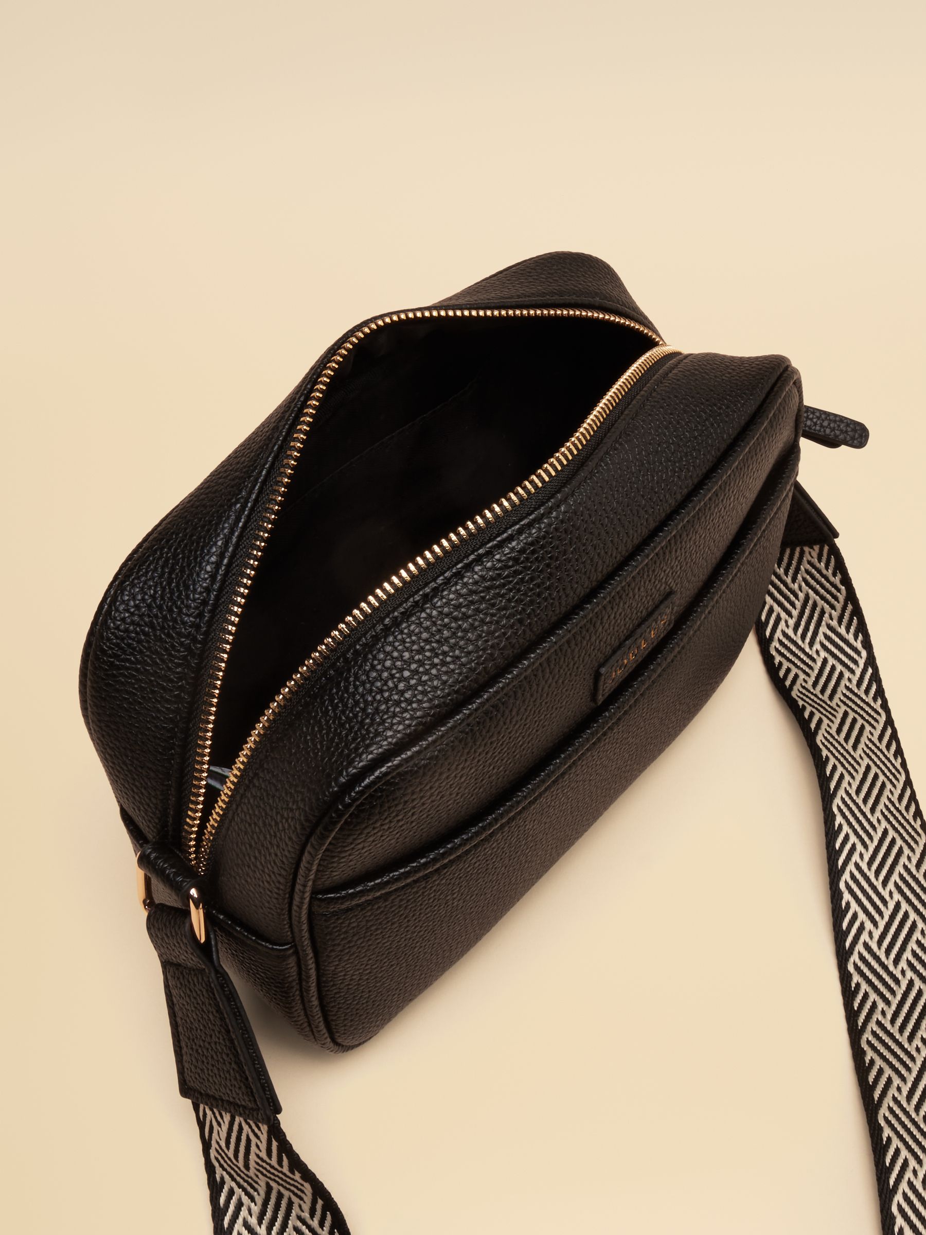 Trent Black Cross Body Bag - Image 5 of 8