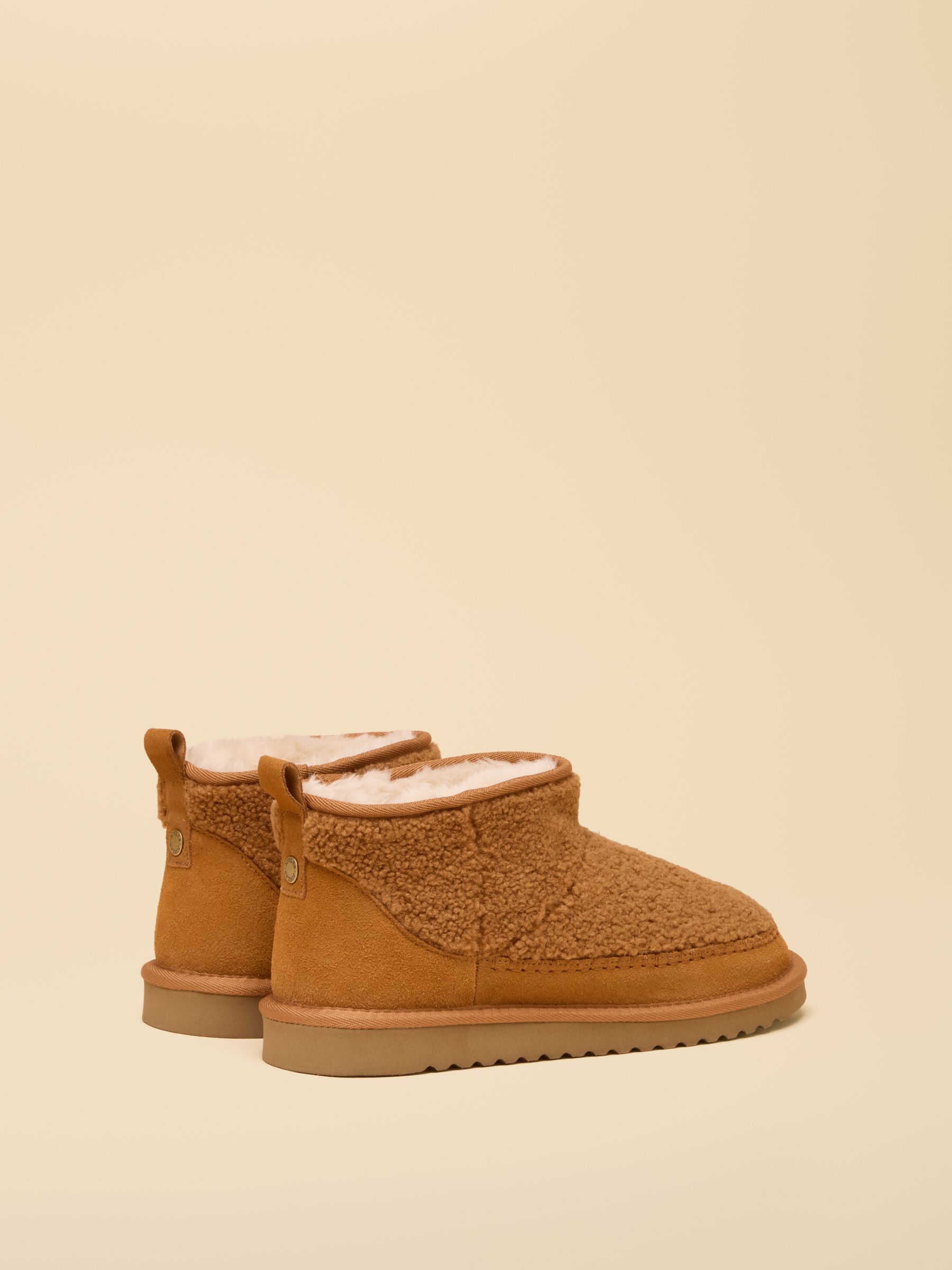 Borg Tan Slipper Boots - Image 2 of 6 Borg Tan Slipper Boots - Image 2 of 6