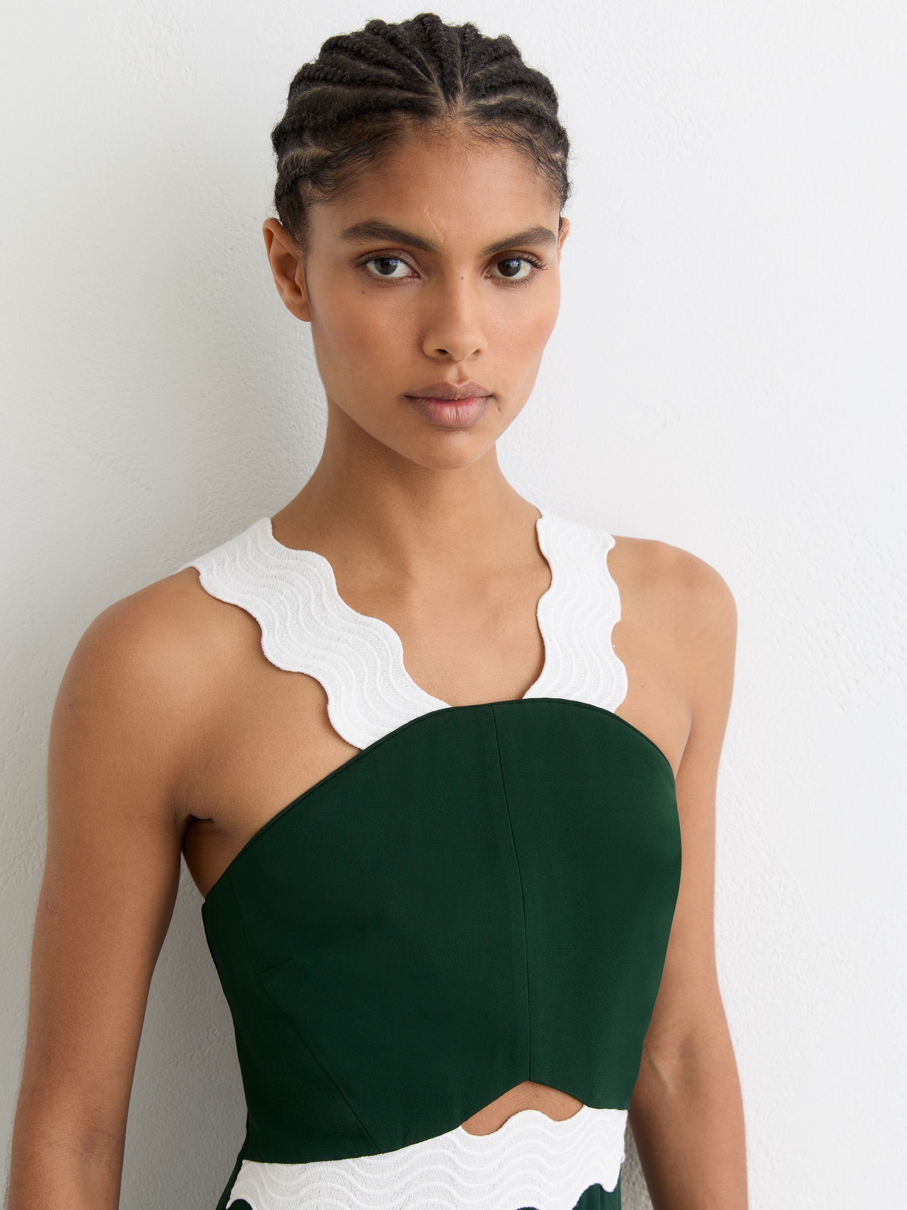 Contrast Wave-Trim Fitted Midi Dress in Dark Green/Ivory - Image 4 of 6