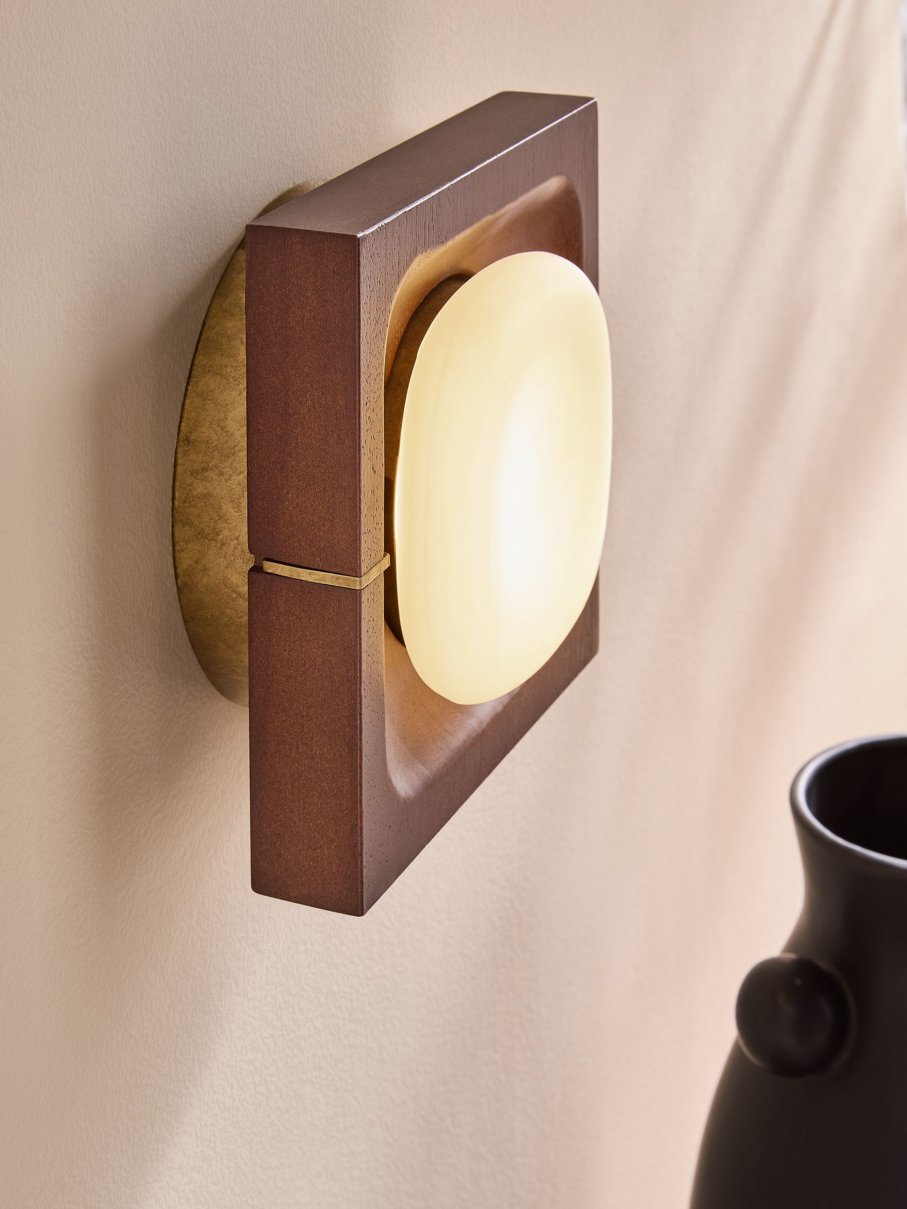 Coffer Wall Light in Wood - Image 2 of 5