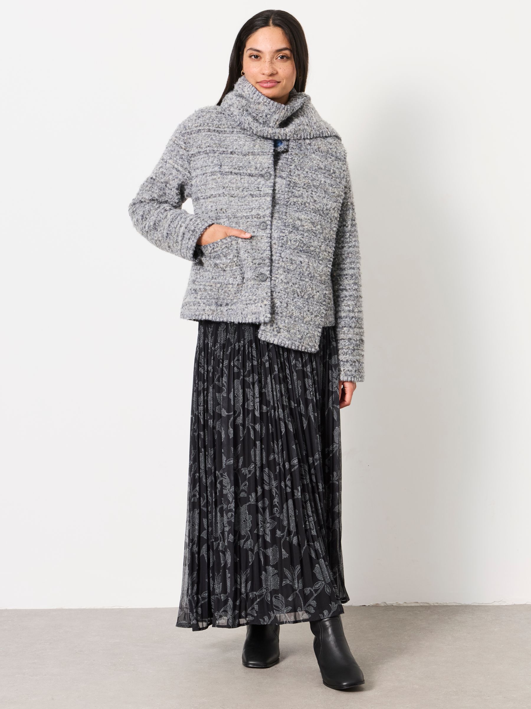 FAYE Grey Boucle Short Jacket - Image 4 of 9