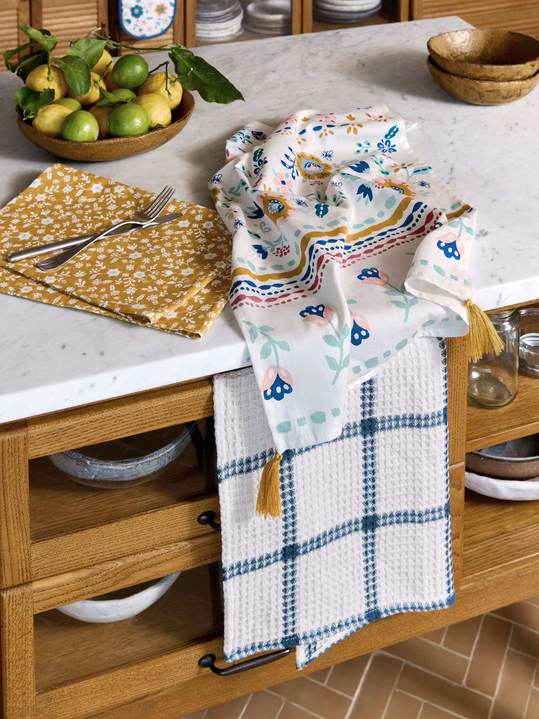Set of 3 Yellow Tea Towels - Image 1 of 4 Set of 3 Yellow Tea Towels - Image 1 of 4