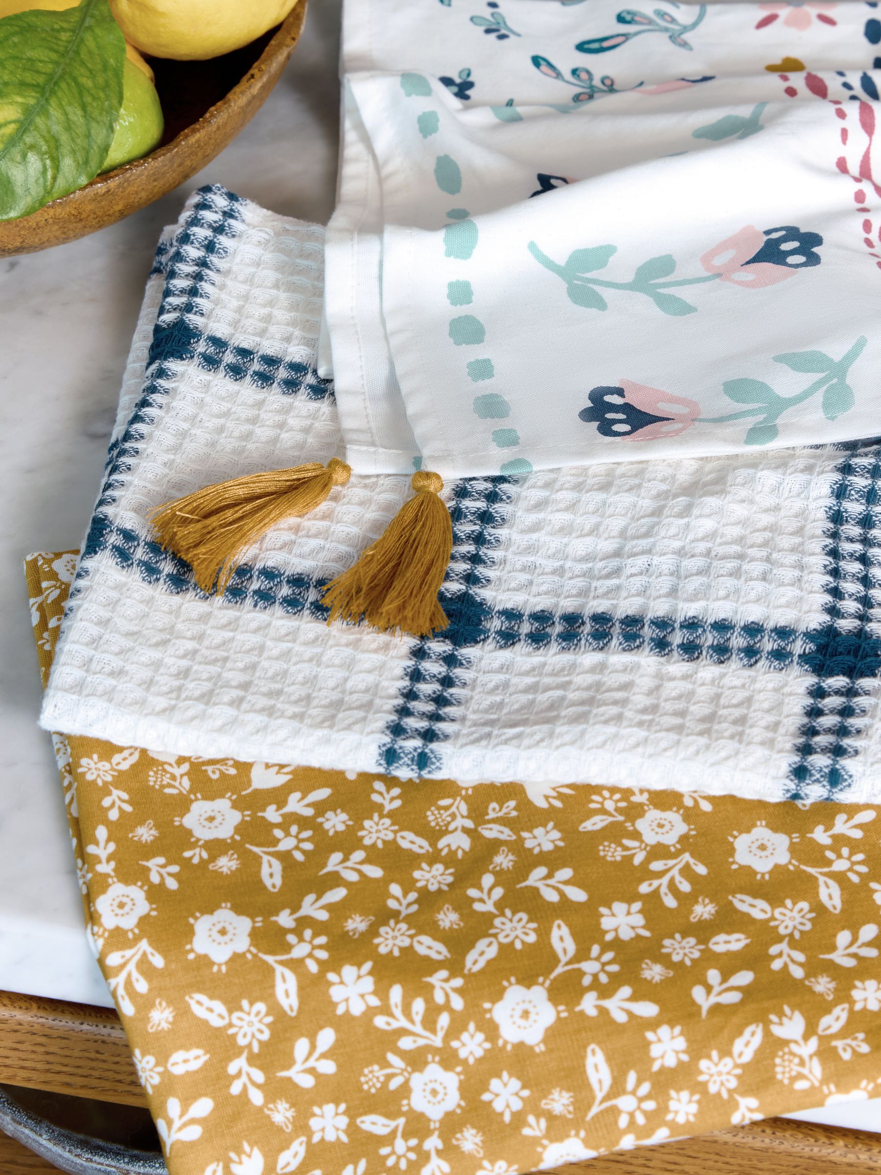 Set of 3 Yellow Tea Towels - Image 3 of 4