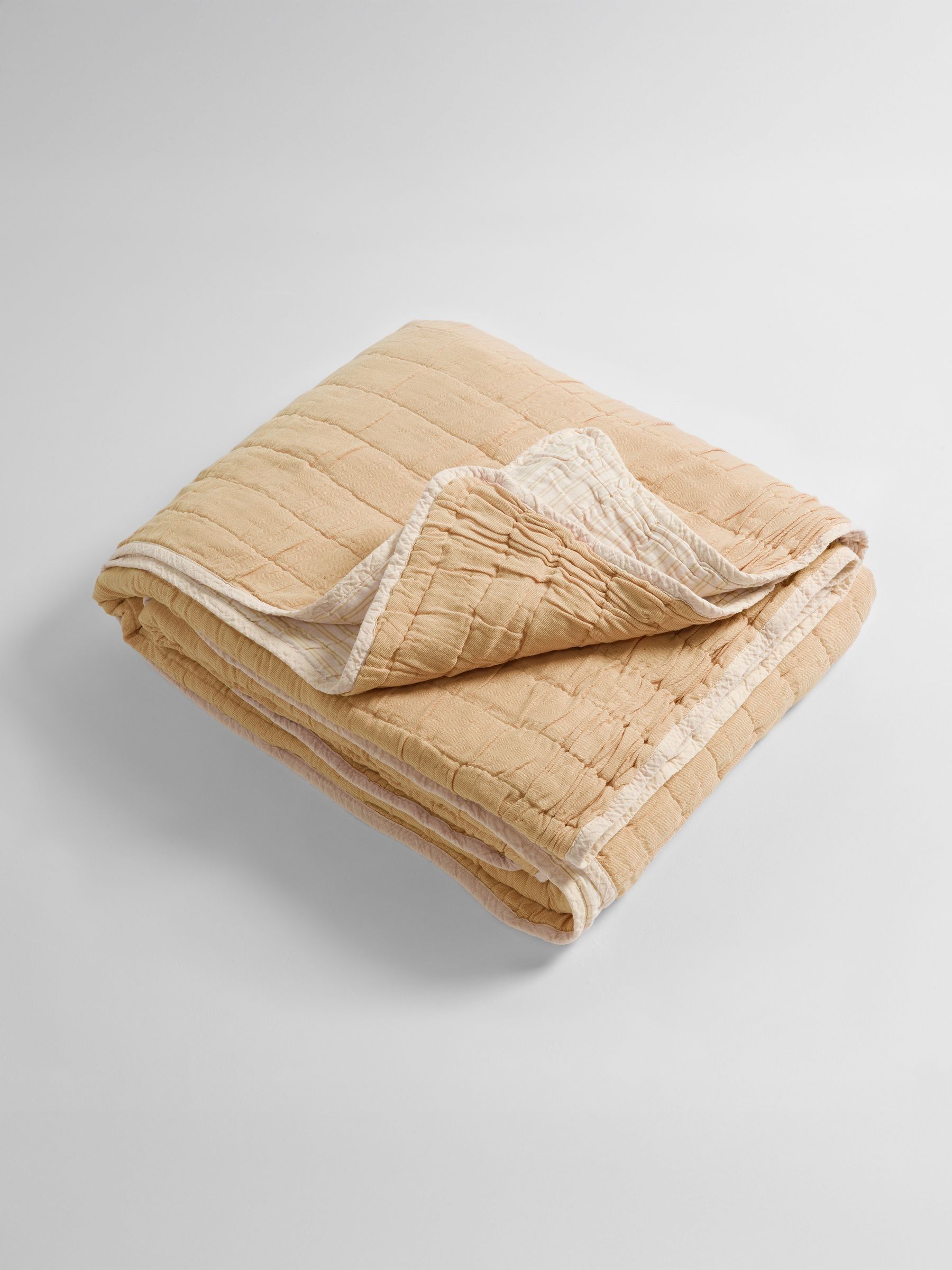 Secret Linen Store Yellow Vivienne Quilted Throw - Image 3 of 3 Secret Linen Store Yellow Vivienne Quilted Throw - Image 3 of 3