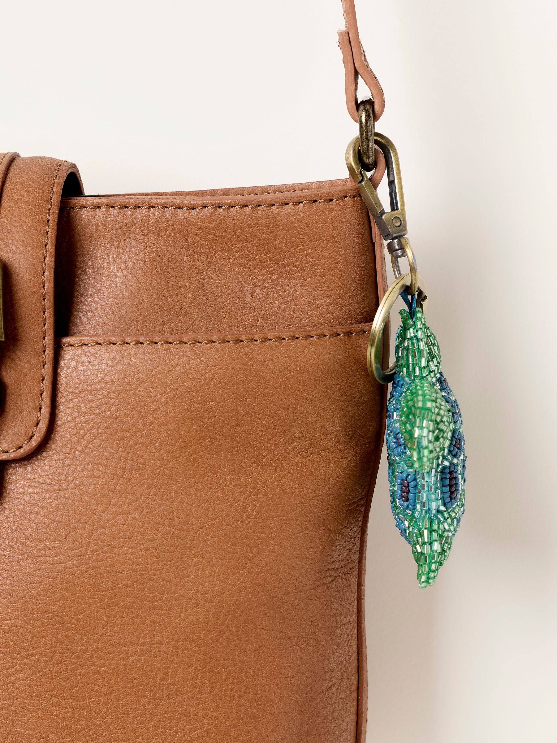 Jade Green Turtle Beaded Bag Charm Keyring - Image 3 of 3