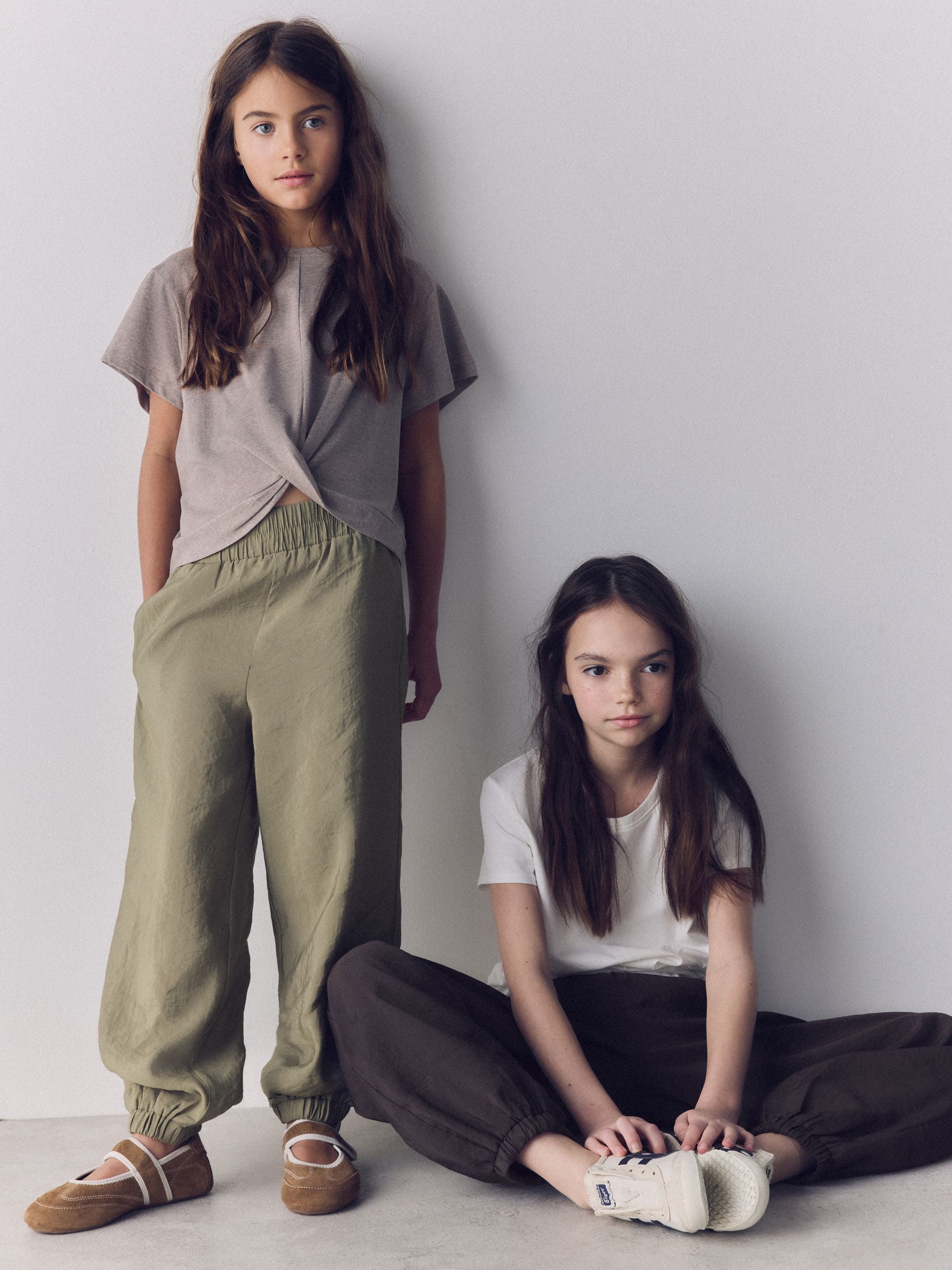 2 Pack Woven Balloon Trousers Brown/Green - Image 3 of 6