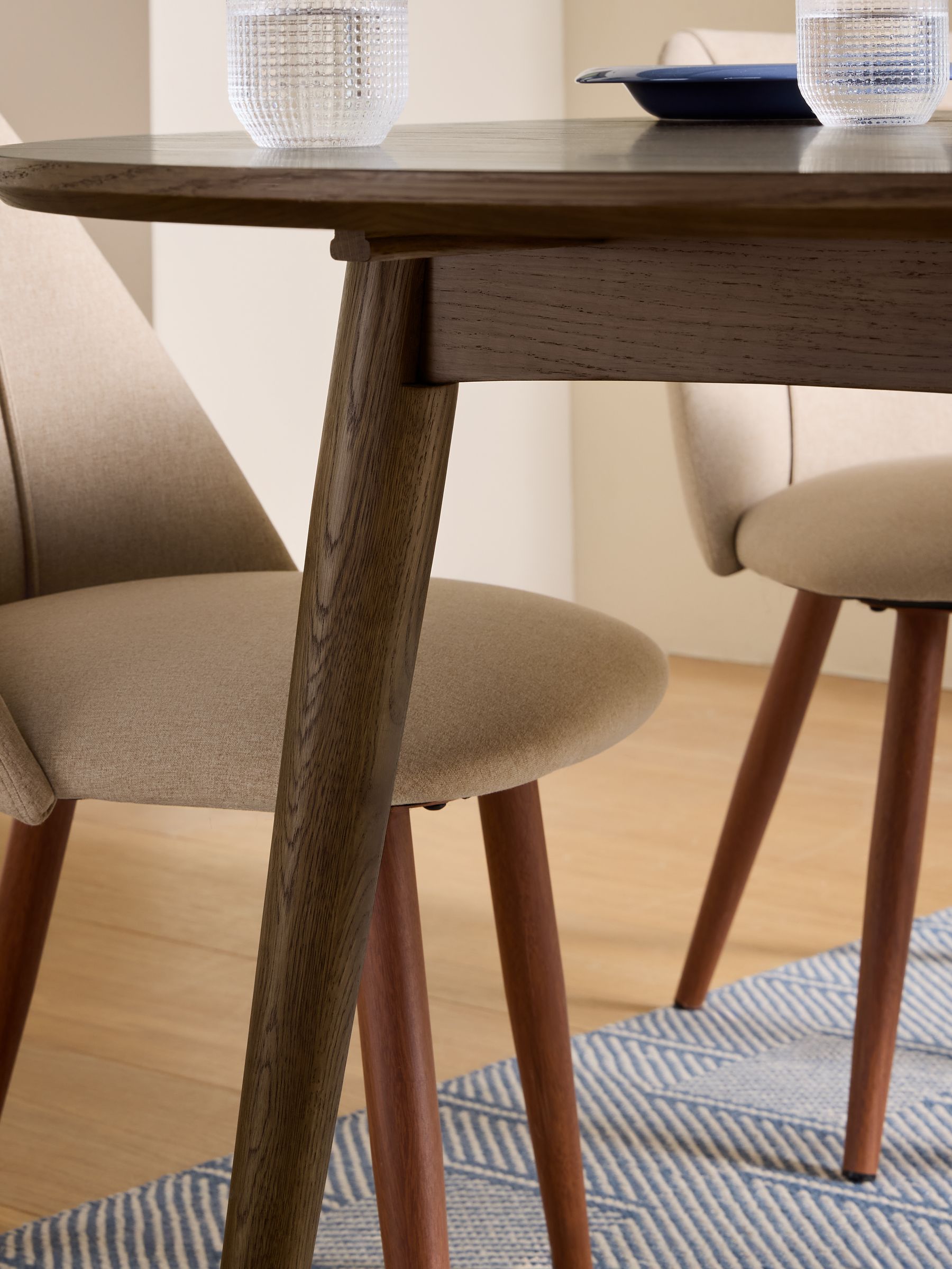 Deauville 4 to 6 Seater Oval Extending Dining Table in Dark Stain - Image 5 of 7