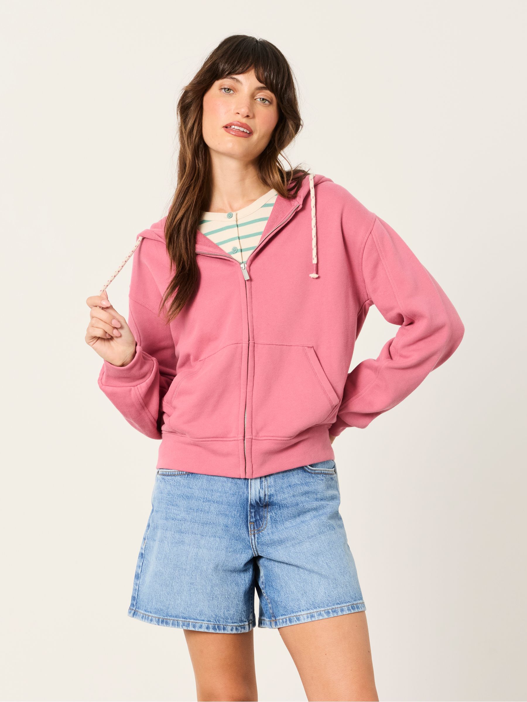 Sweatshirts & Hoodies