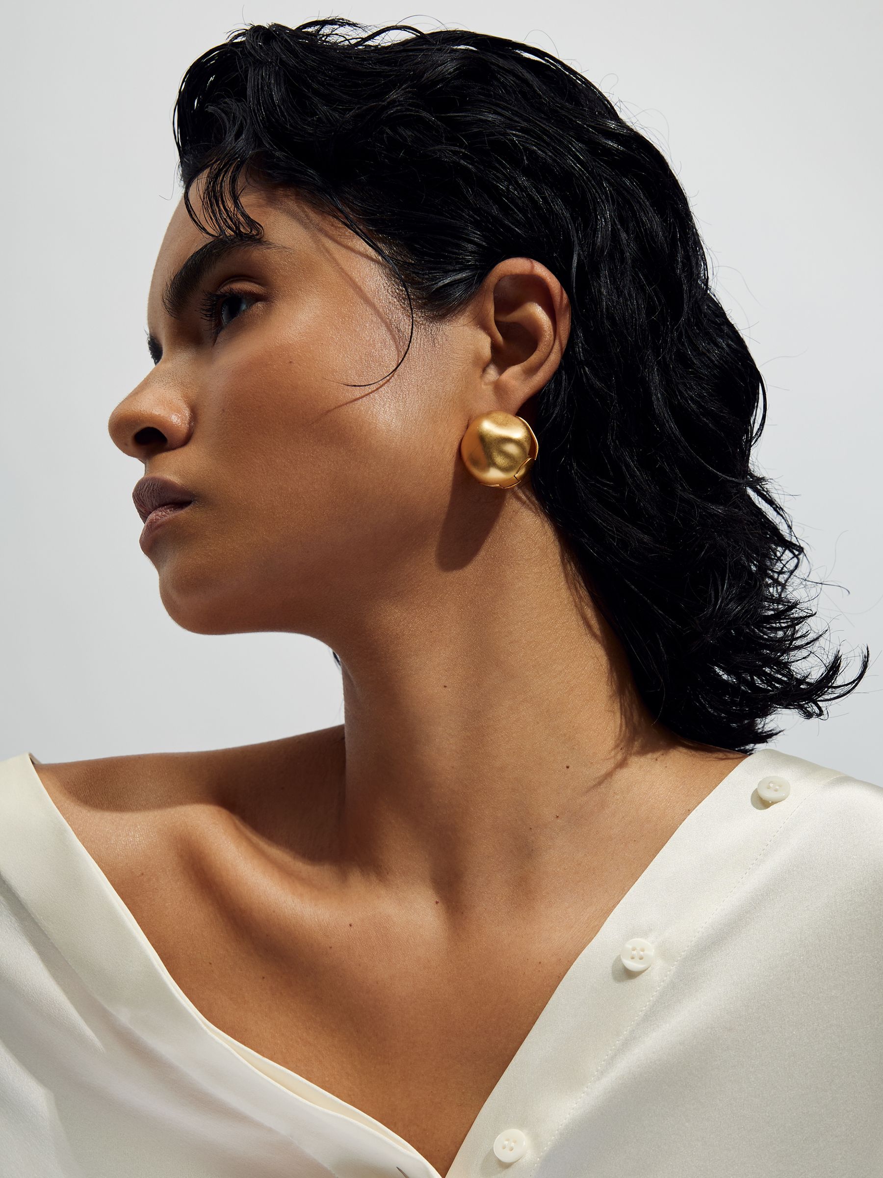 Earrings in Gold