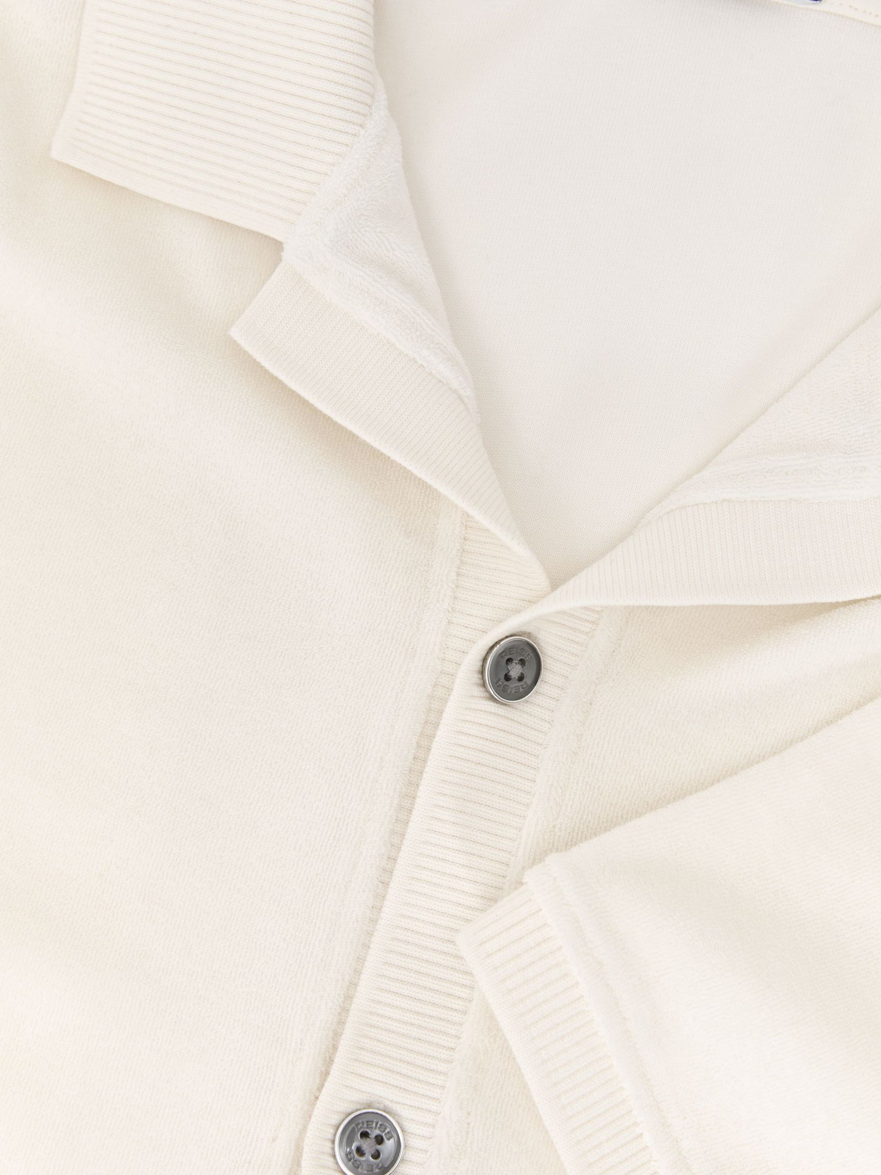 Towelling Short-Sleeve Shirt in White - Image 5 of 5