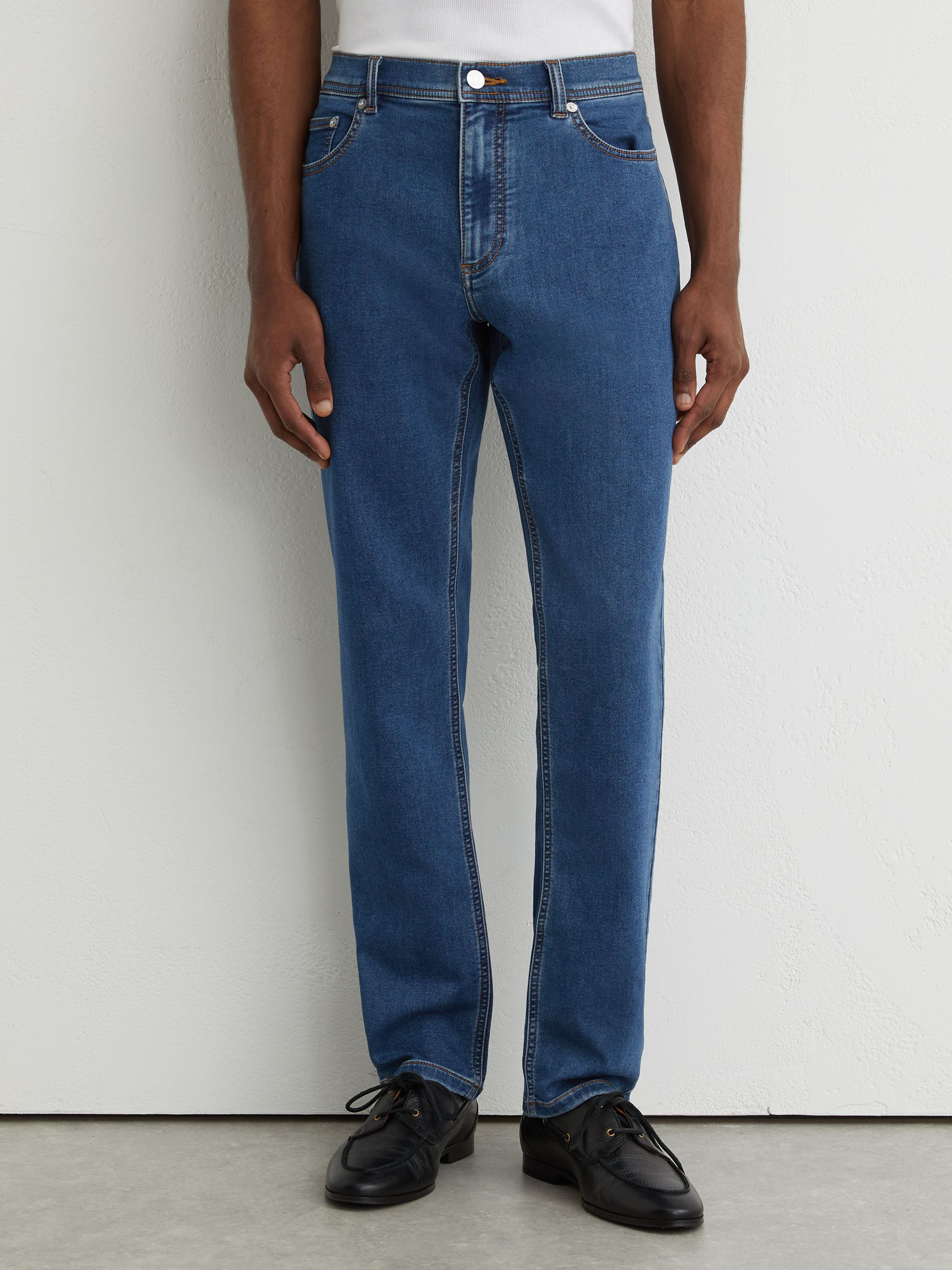 Soft-Stretch Straight-Leg Jeans in Dark Rinsed Blue Wash - Image 3 of 7