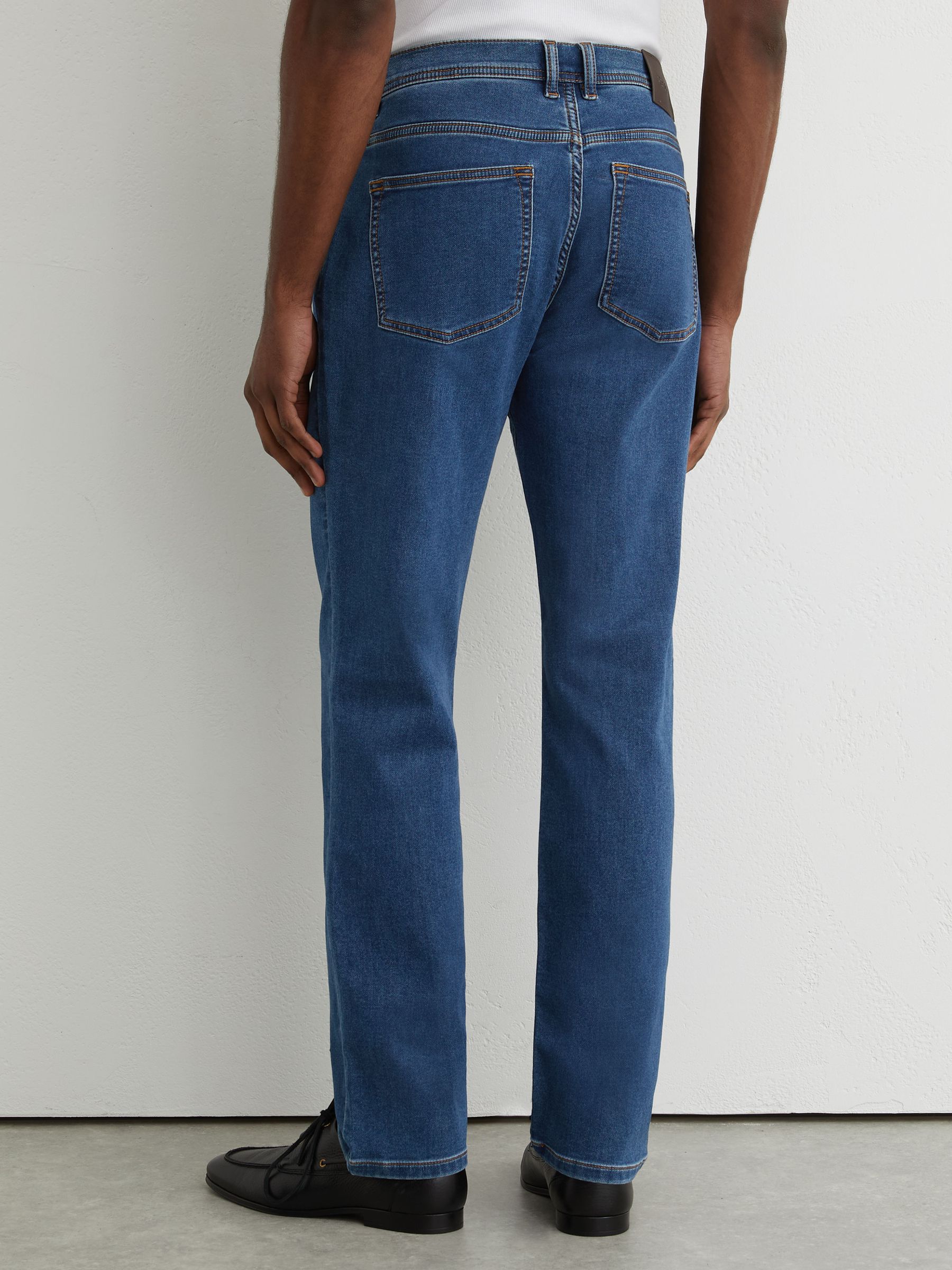 Soft-Stretch Straight-Leg Jeans in Dark Rinsed Blue Wash - Image 4 of 7