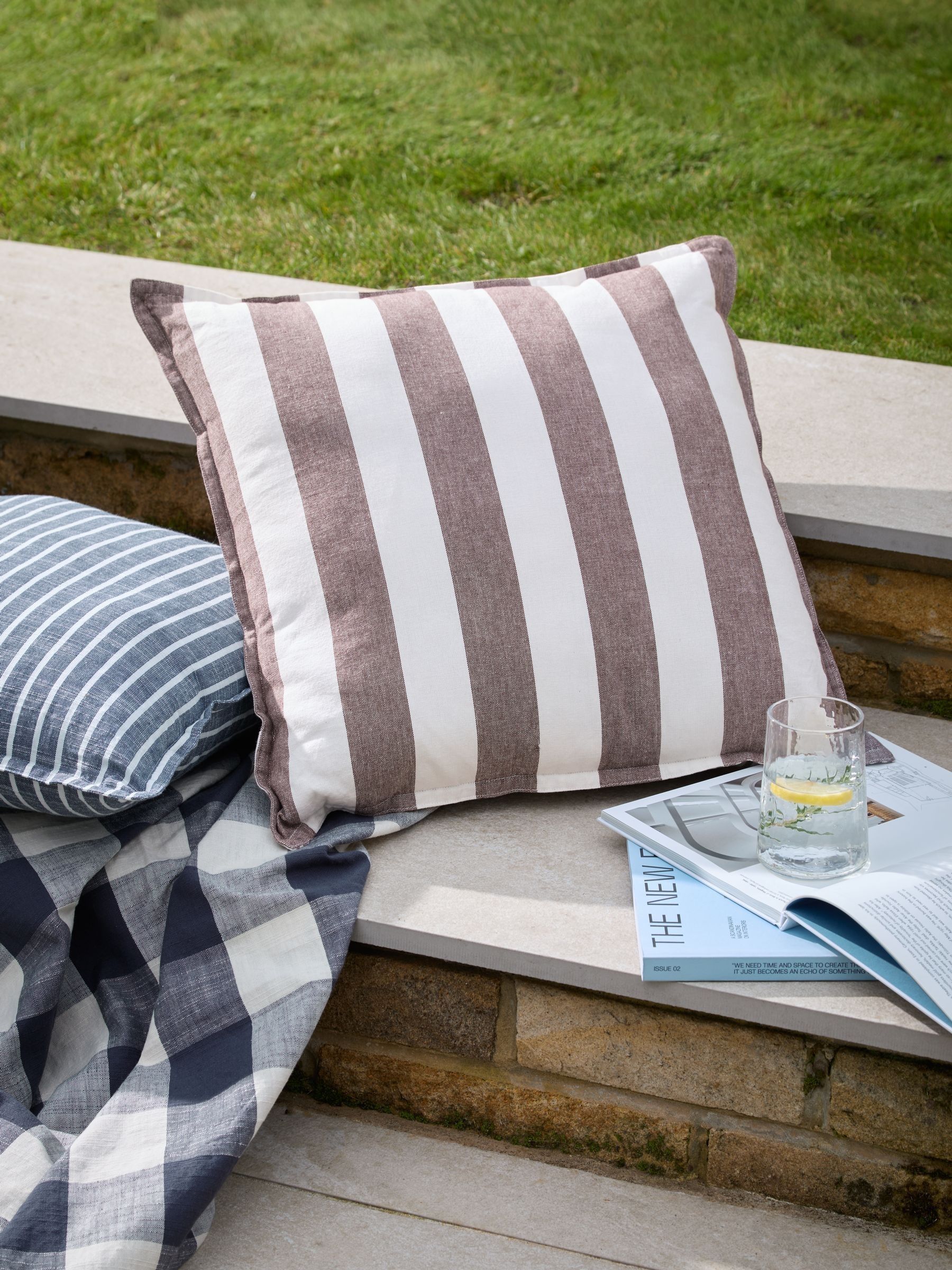 Yard Chocolate Hayle Outdoor Cushion - Image 2 of 7