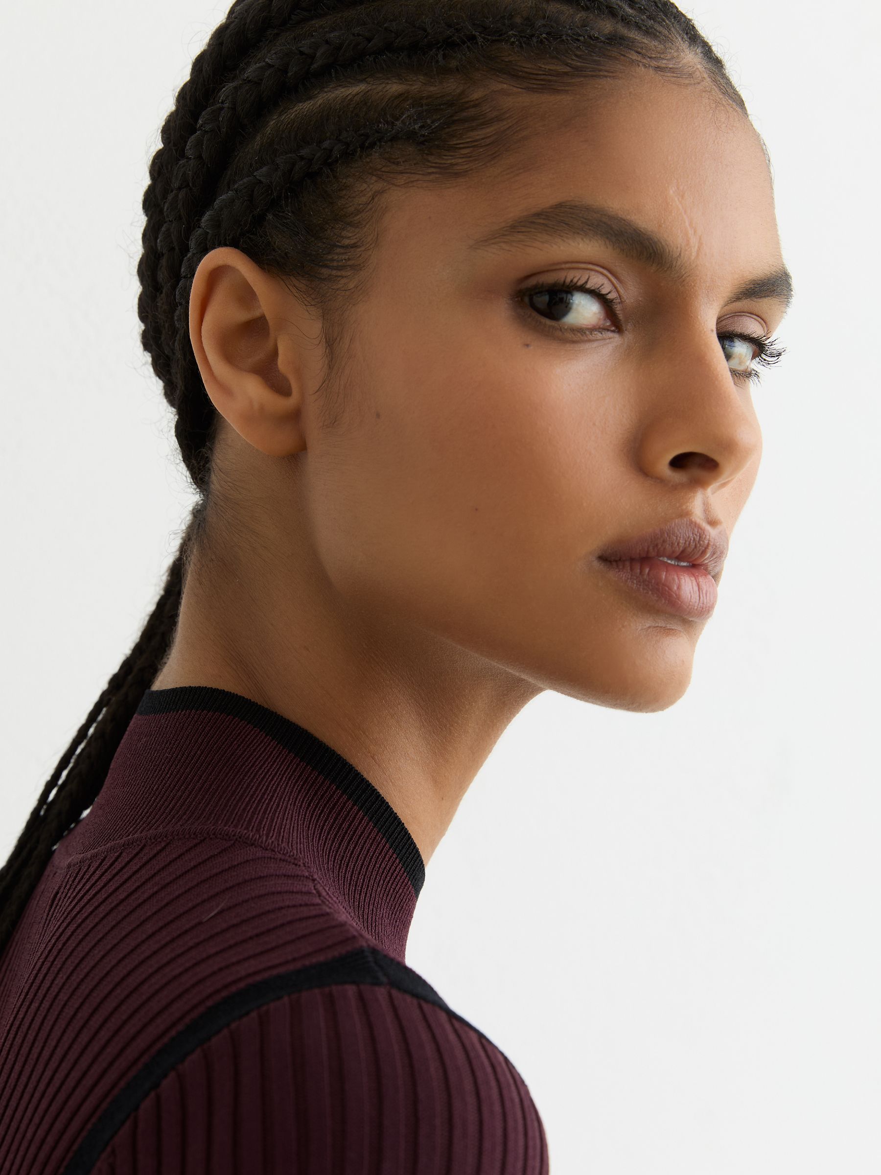 Colour-Block Rib-Knit Midi Dress in Burgundy/Black - Image 3 of 6