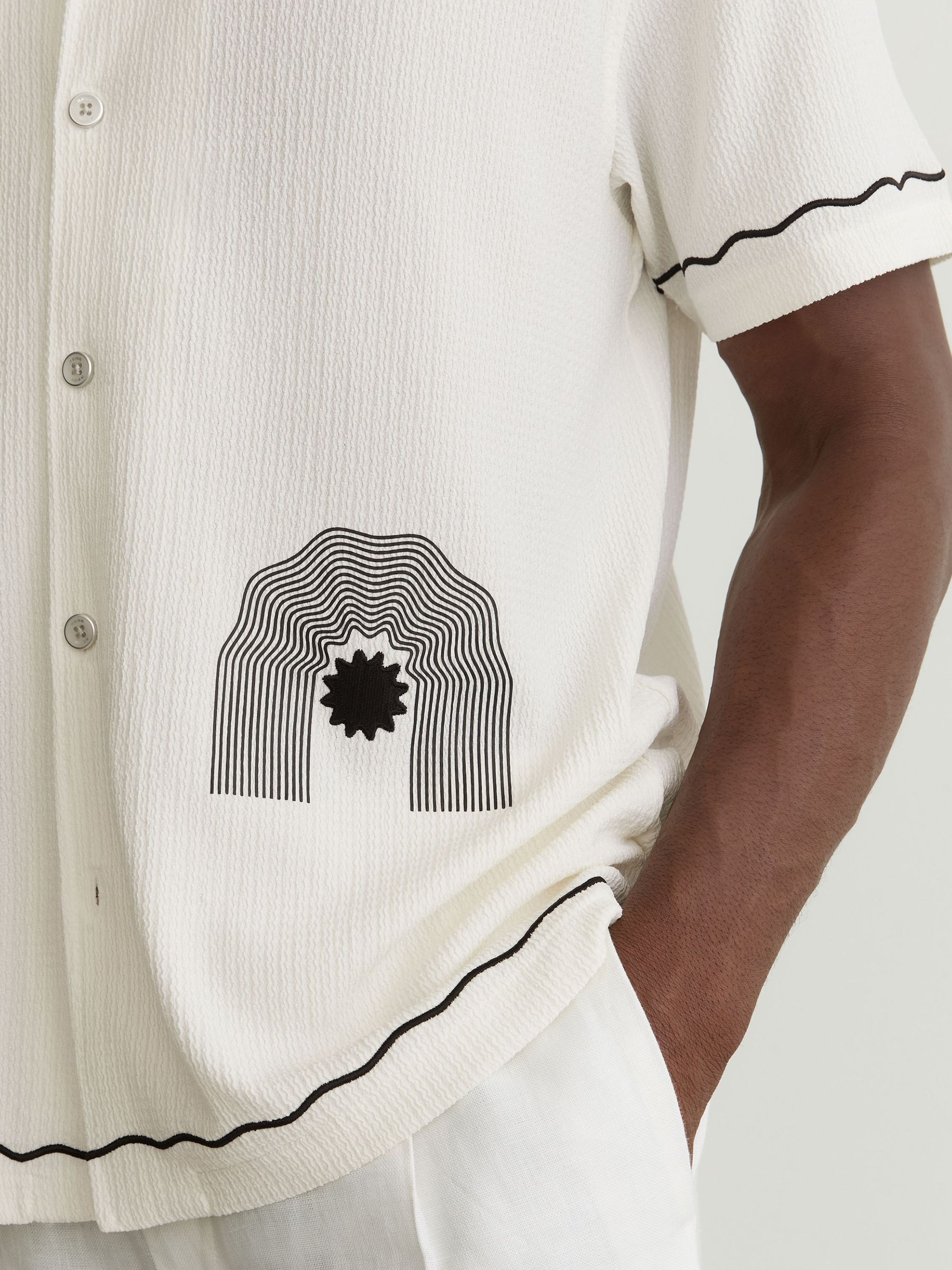 Textured Motif-Print Cuban-Collar Shirt in White - image 4