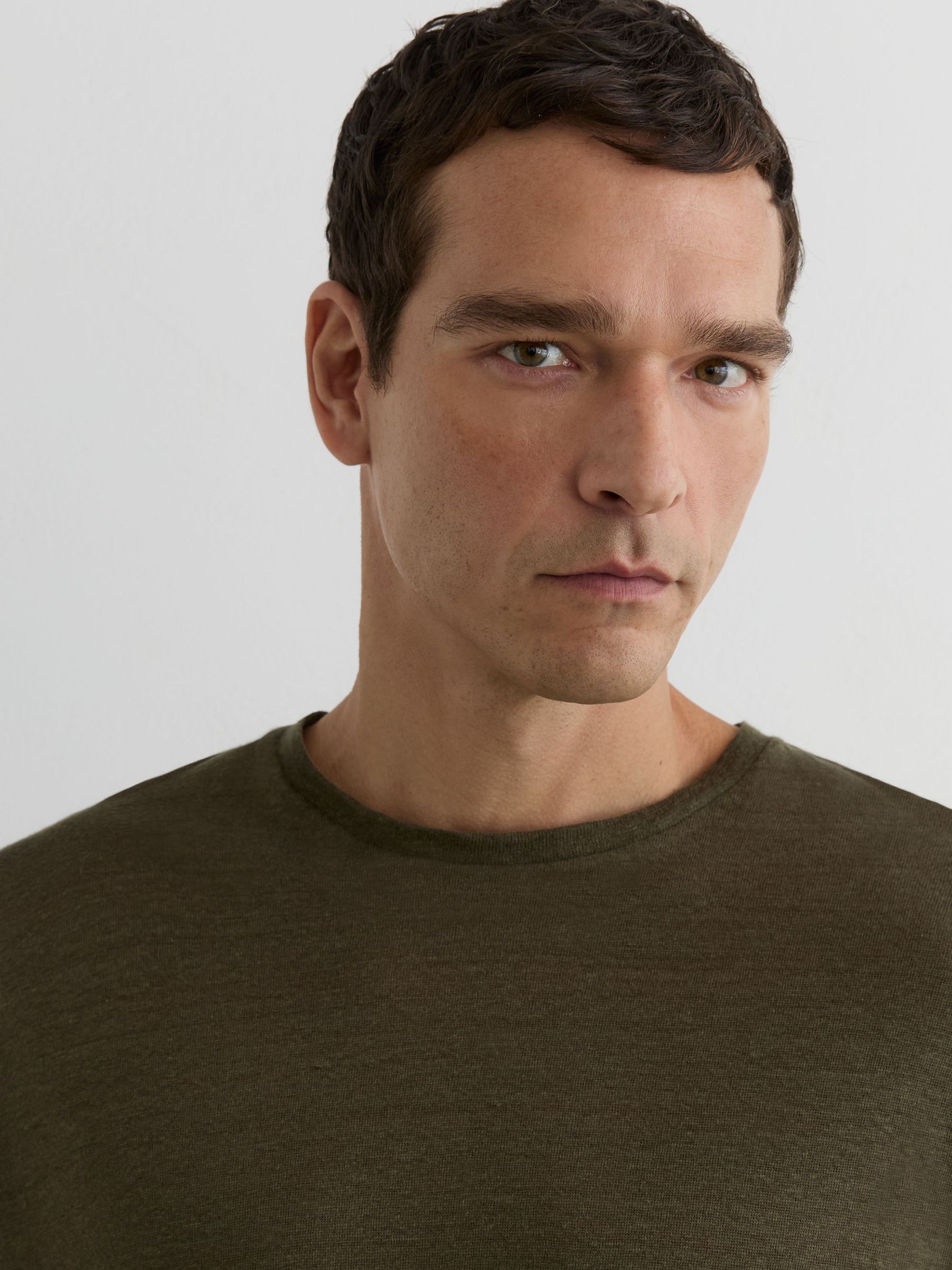 Relaxed-Fit Crew-Neck T-Shirt in Thyme Green - Image 4 de 7