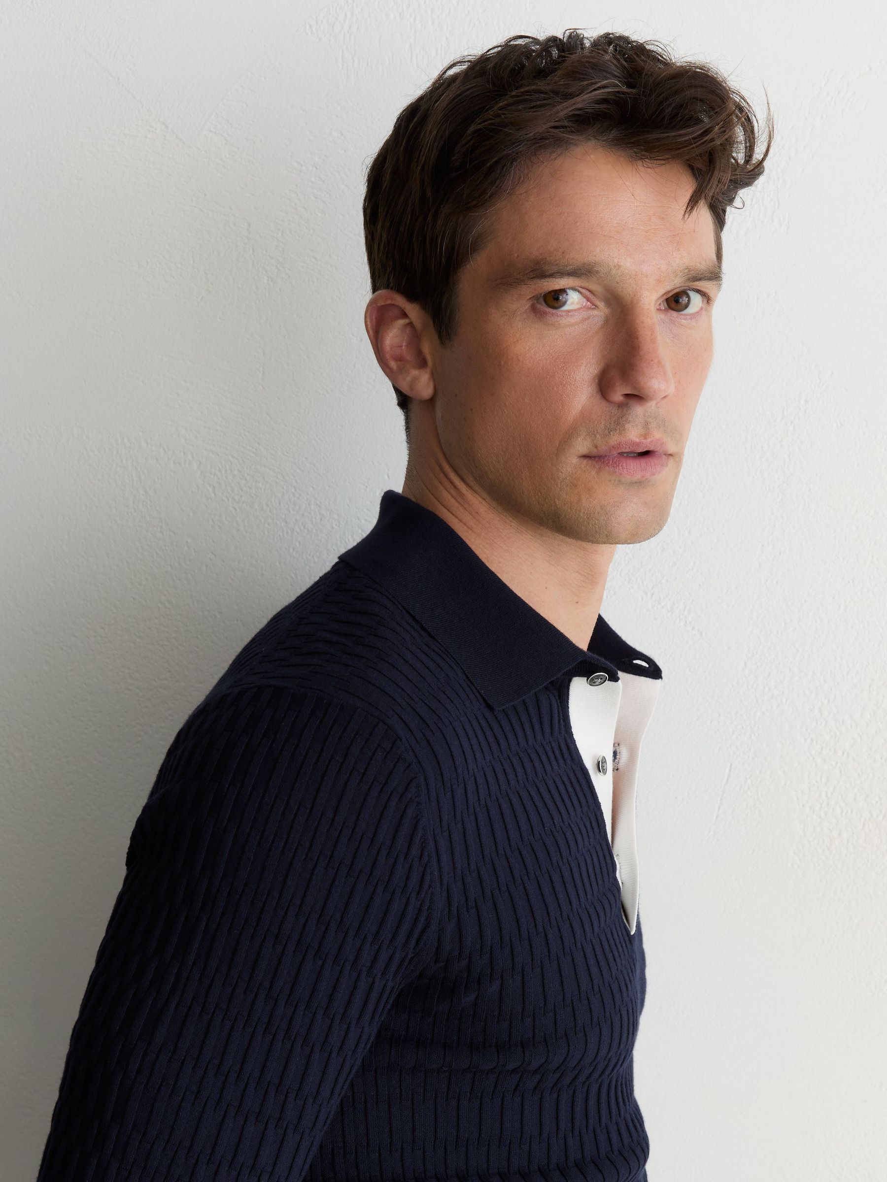 Textured-Knit Half-Button Polo Shirt in Navy - Εικόνα 3 από 6