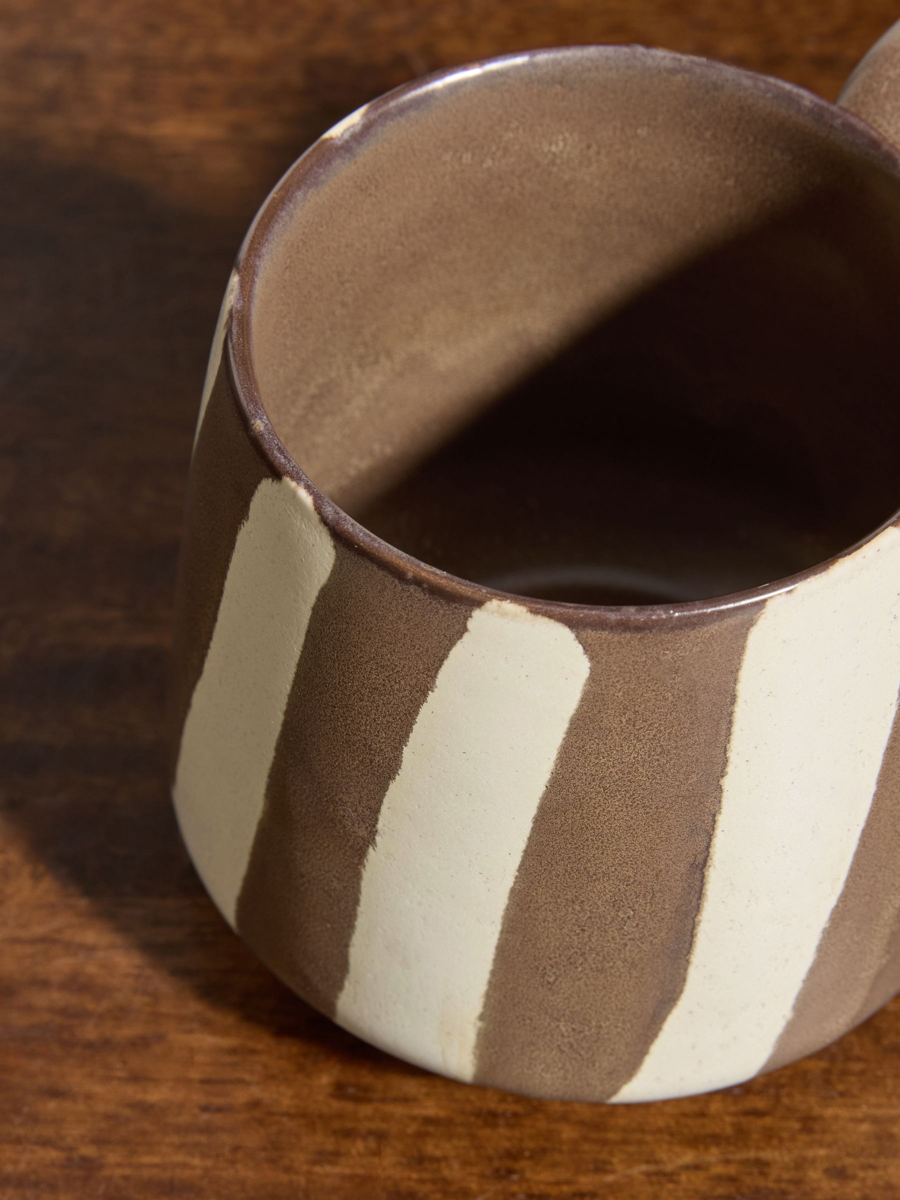 Set of 4 Mafalda Mugs in Brown - Image 3 of 4