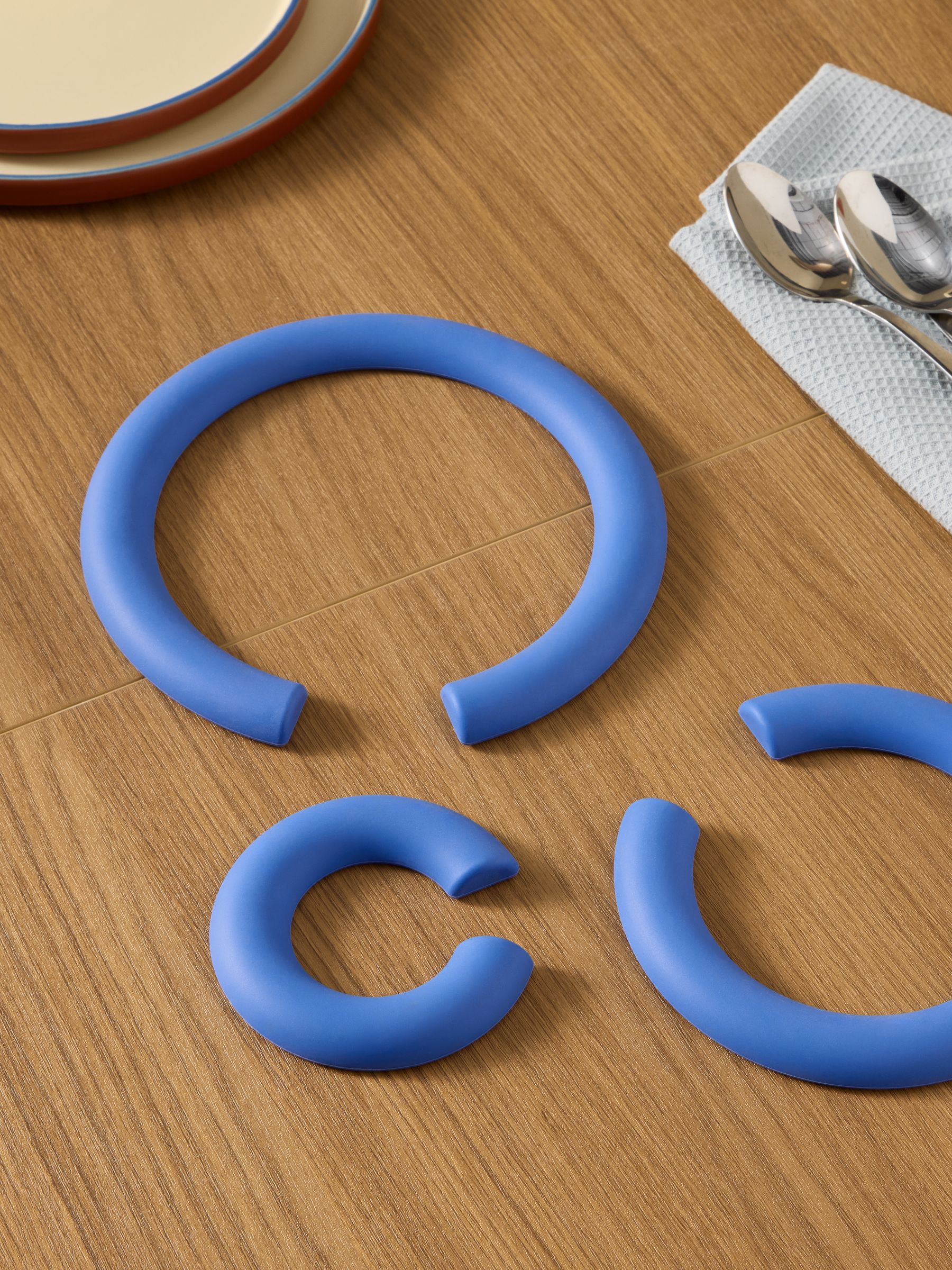 Oona Silicone Trivet in Blue - Image 2 of 5