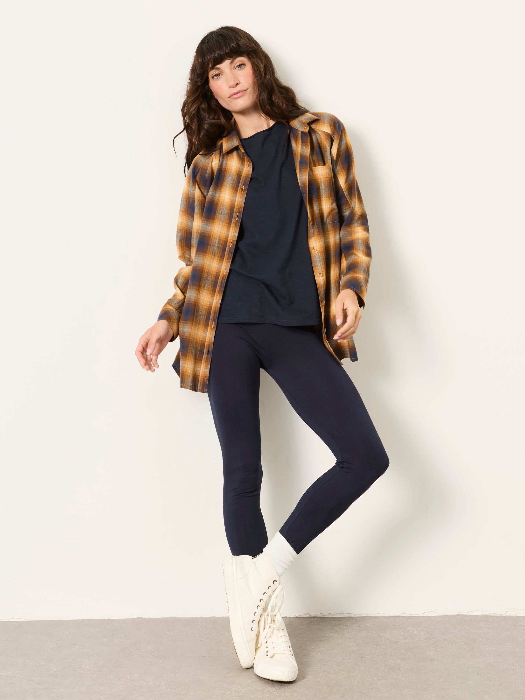 2 Pack Meribel Black/Navy Leggings - Image 7 of 8