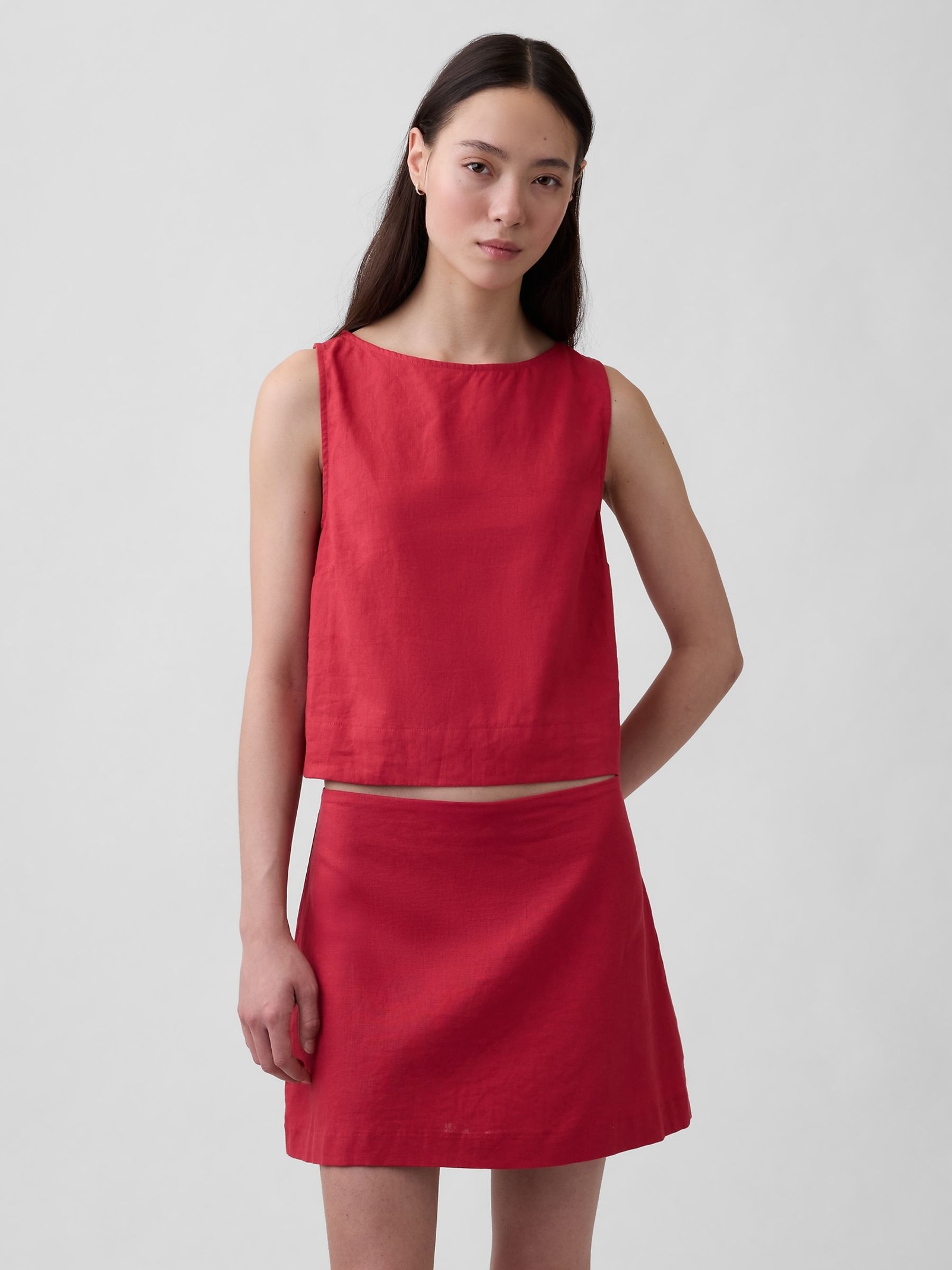 Red Linen-Blend Crop Shell Vest - Image 1 of 5