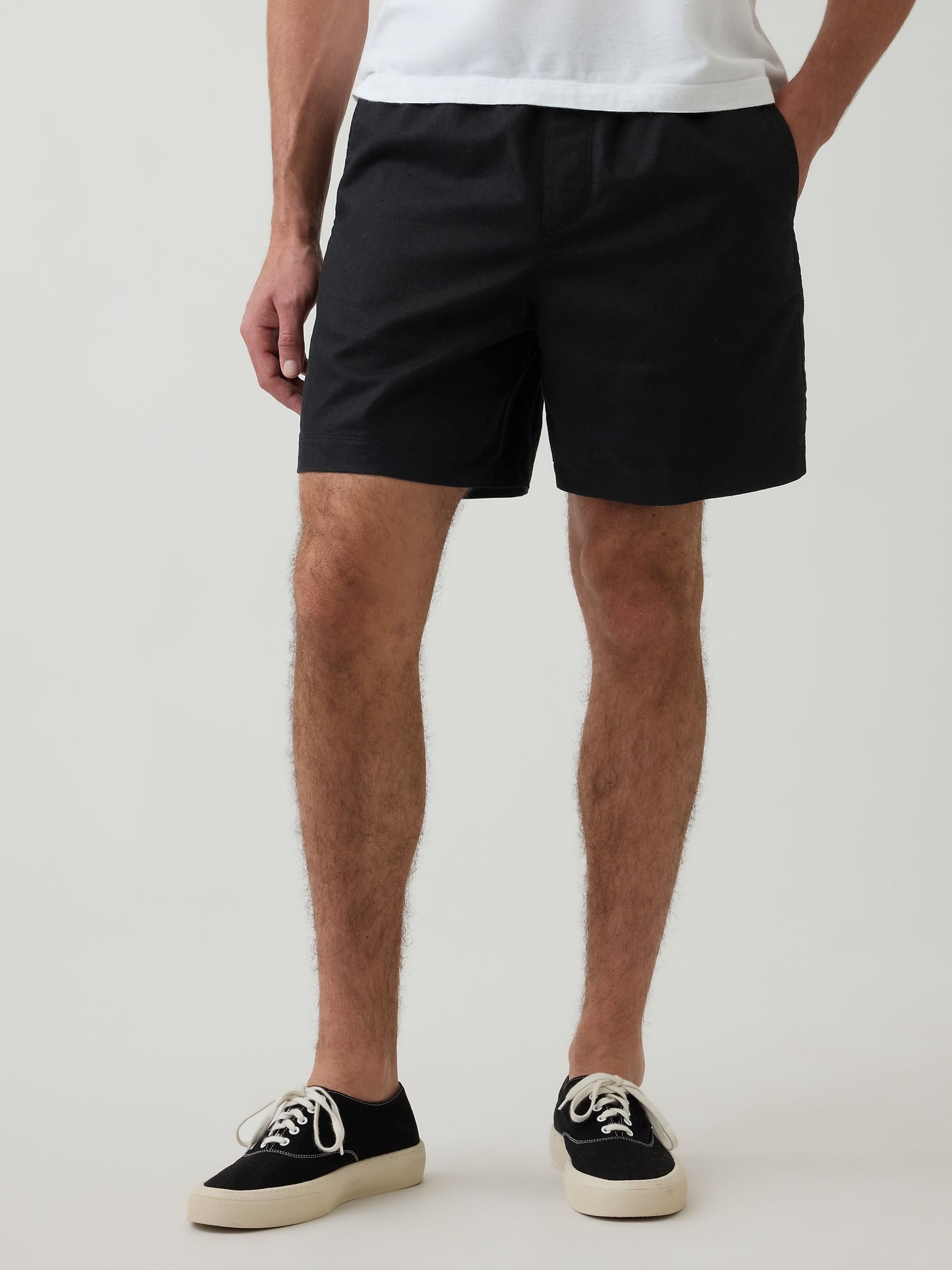 Black 5.5 inch Linen-Blend Relaxed Shorts - Image 1 of 4