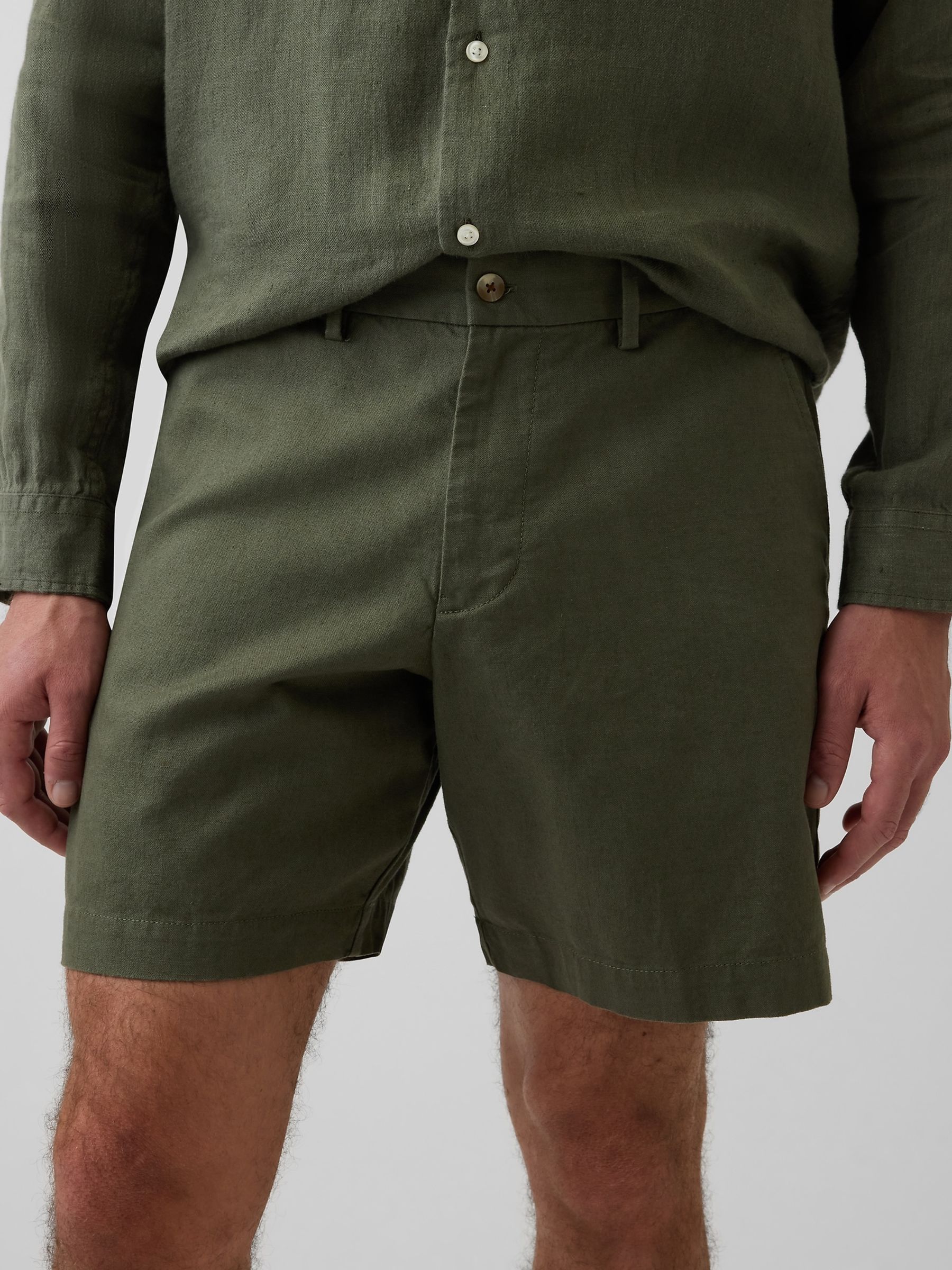 Green 7.5 inch Linen-Cotton Shorts - Image 3 of 5