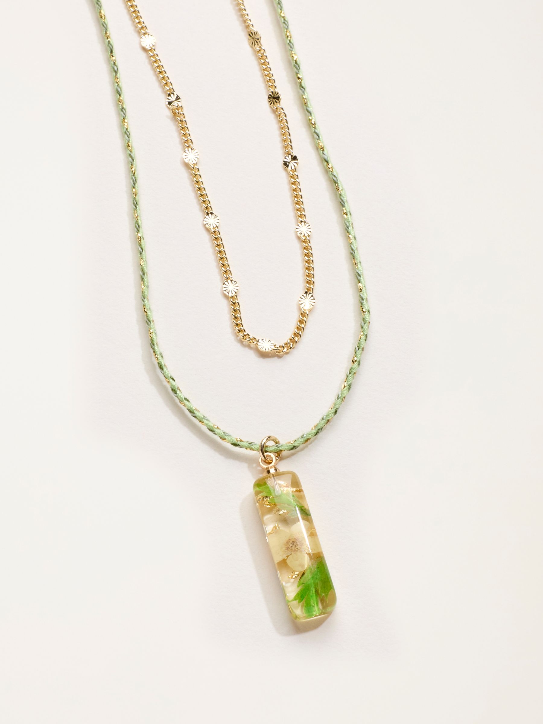 Green Resin Flower Necklace - Image 2 of 2