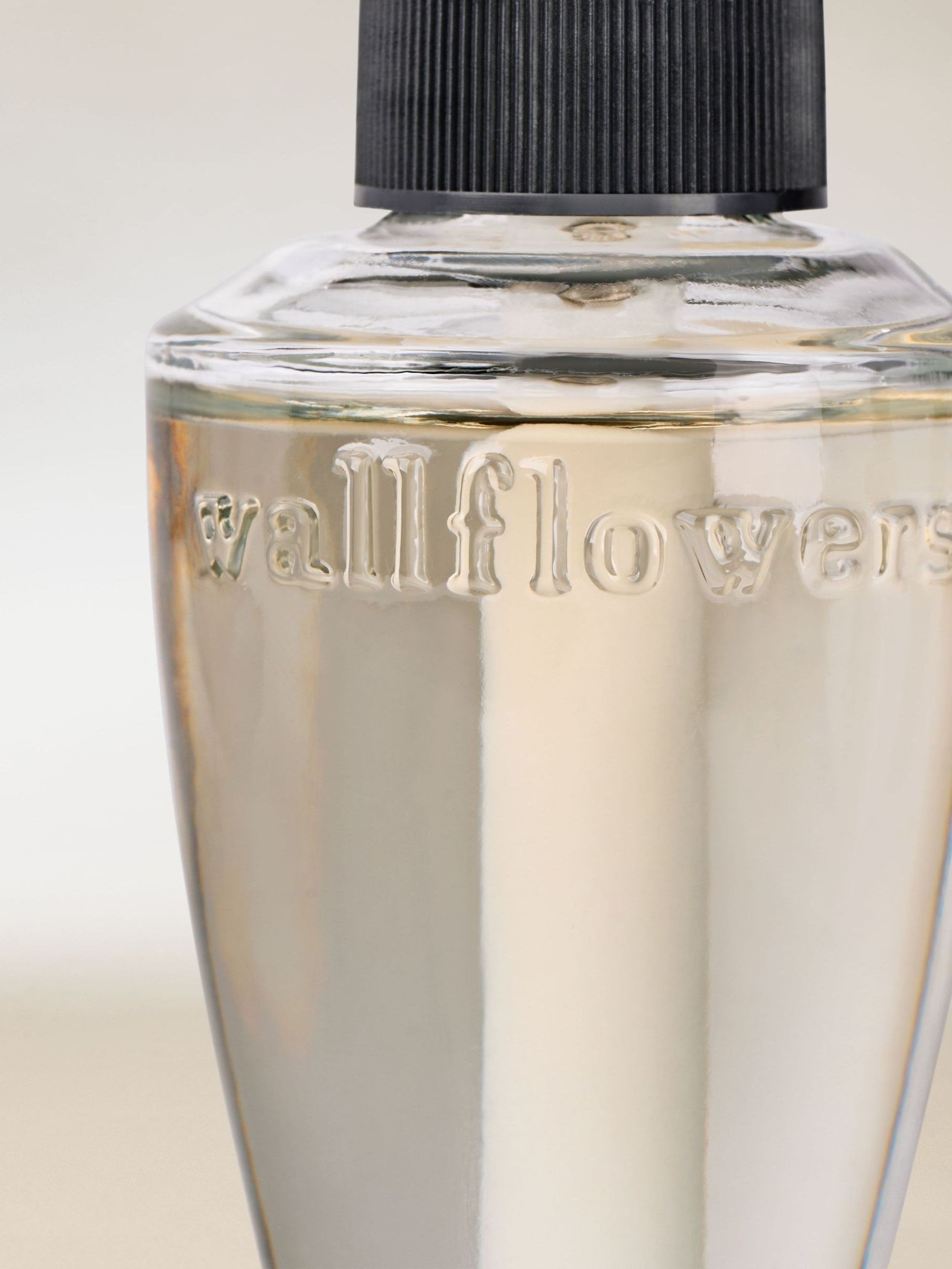 Vanilla Embers Wallflowers Fragrance Refill 24 ml - Image 2 of 3