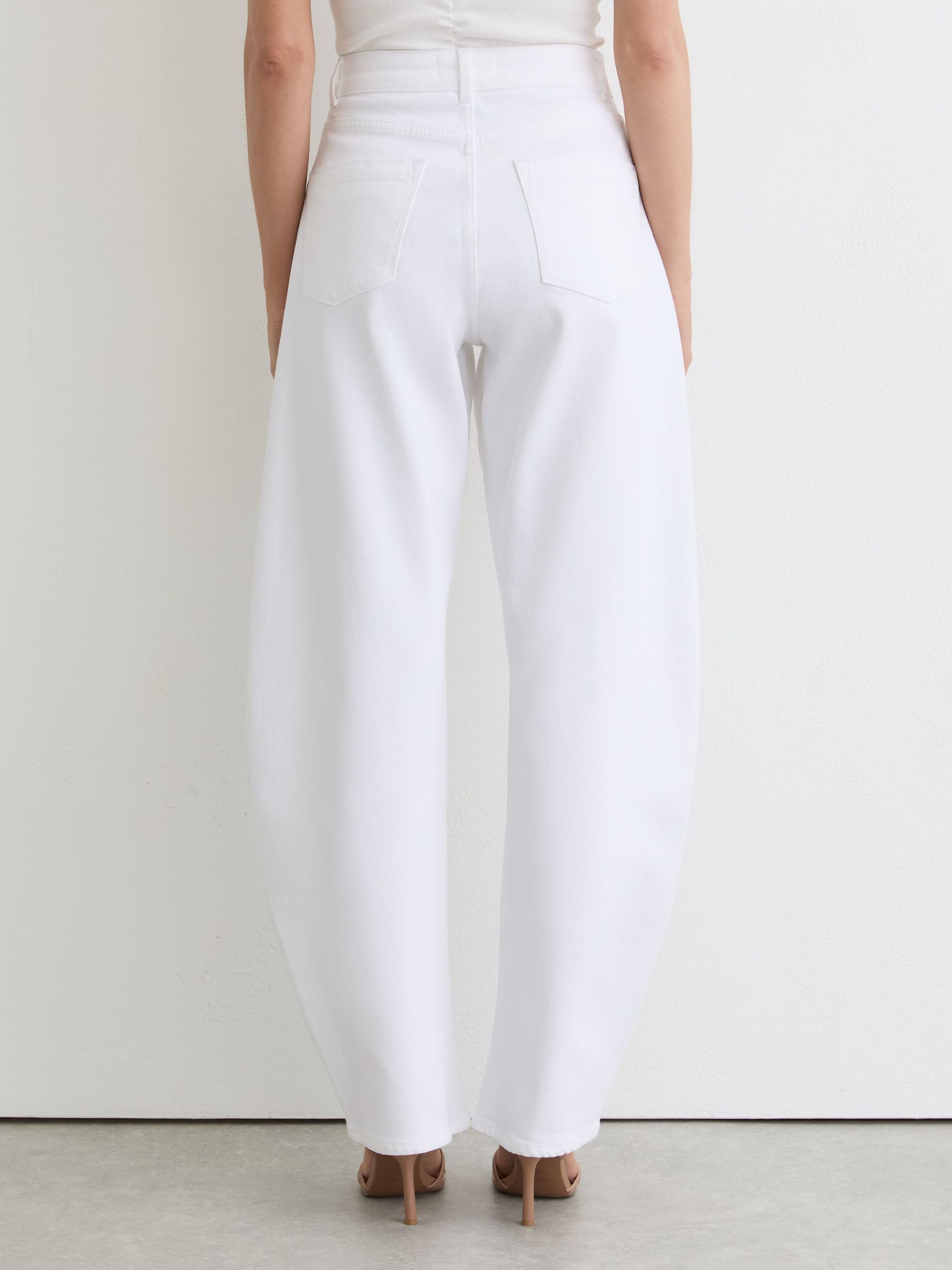Barrel-Leg Jeans in White - Image 7 of 9