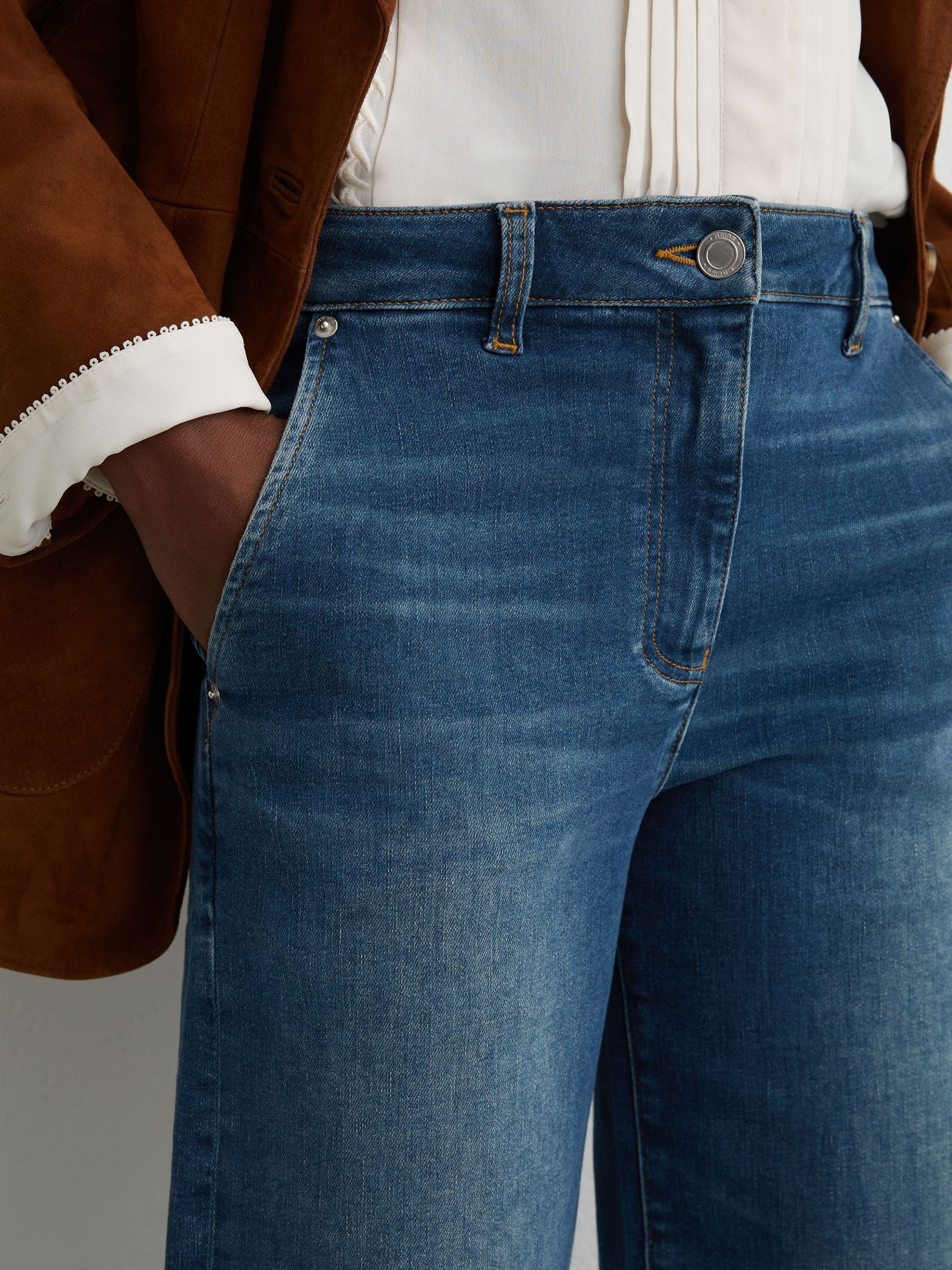 Petite Wide-Leg Jeans in Mid Blue - Image 4 of 7