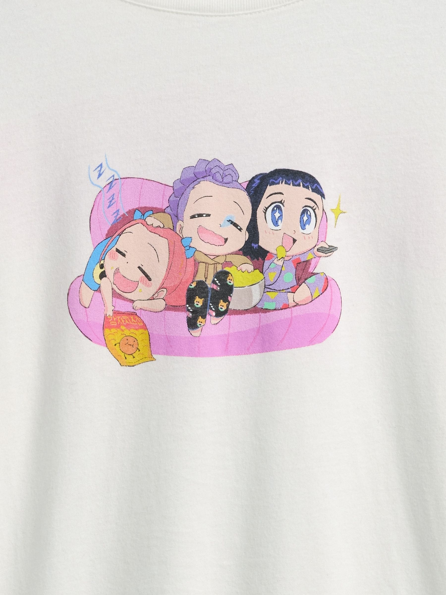 White K-Pop Demon Hunters Graphic Oversized T-Shirt - Image 4 of 4 White K-Pop Demon Hunters Graphic Oversized T-Shirt - Image 4 of 4