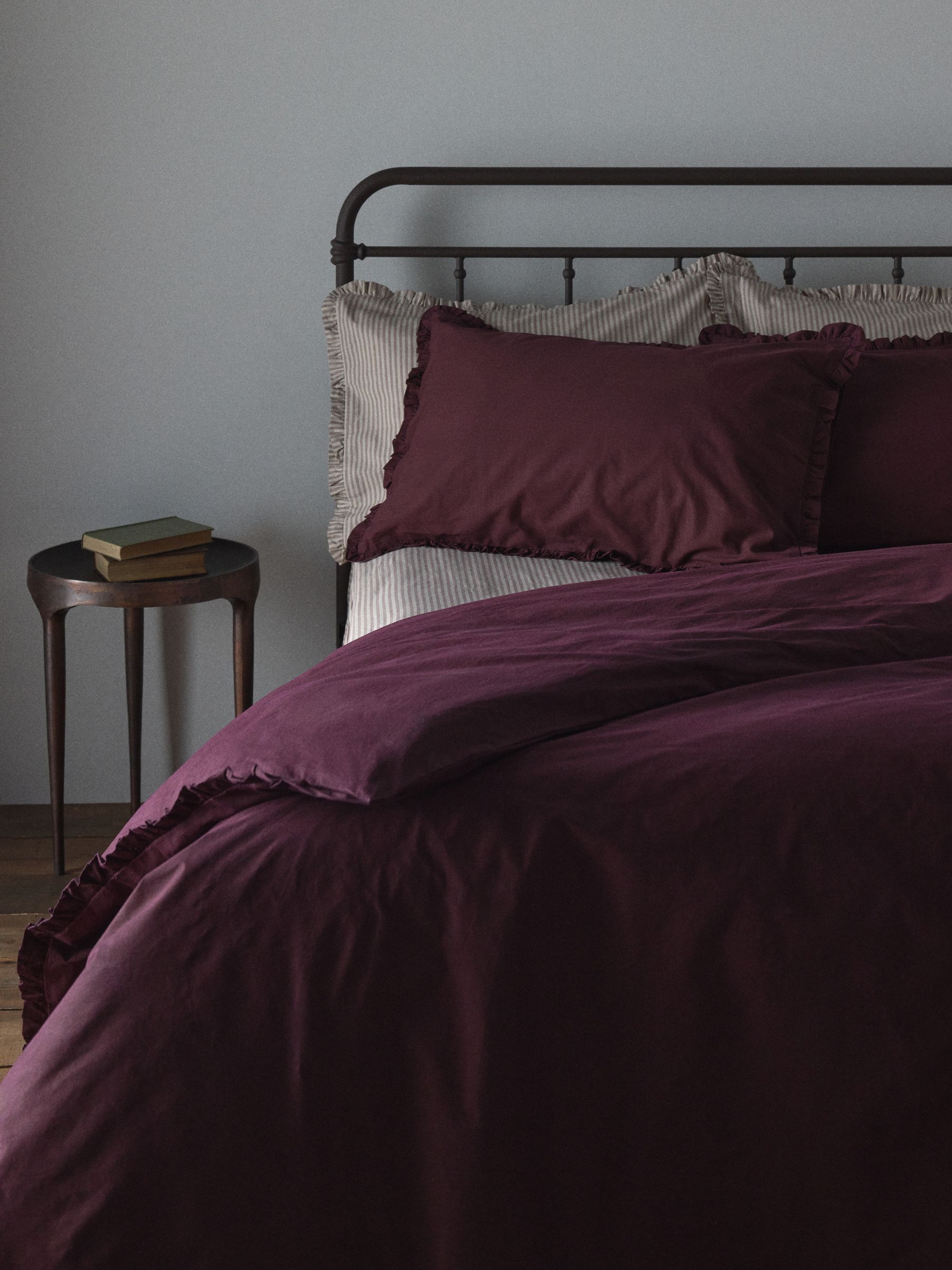 The Set 8 Piece Burgundy/Stripe Frill Duvet Cover and Pillowcase Set with Fitted Sheets - Image 4 of 6