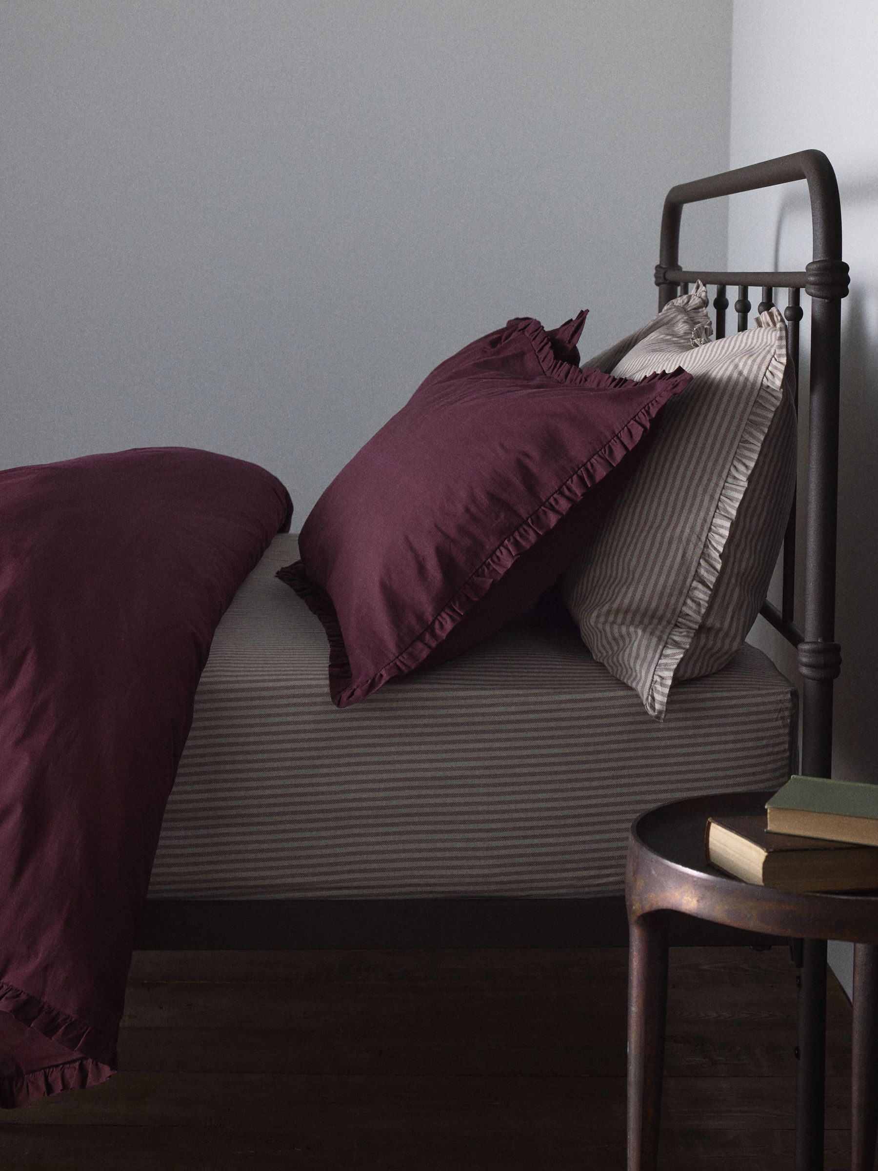 The Set 8 Piece Burgundy/Stripe Frill Duvet Cover and Pillowcase Set with Fitted Sheets - Image 5 of 6