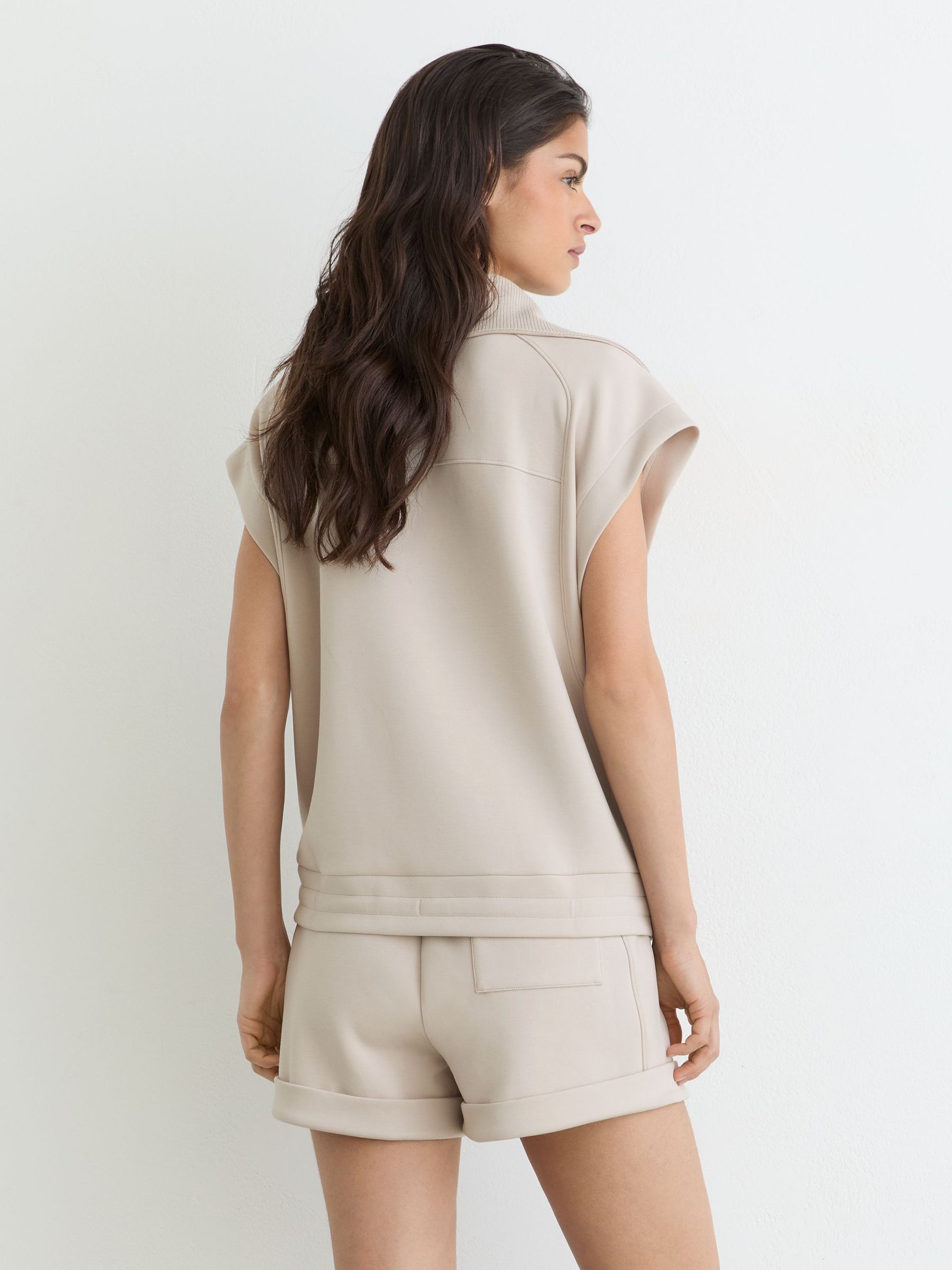 Premium Interlock Sleeveless Collared Top in Neutral - Billede 5 af 6
