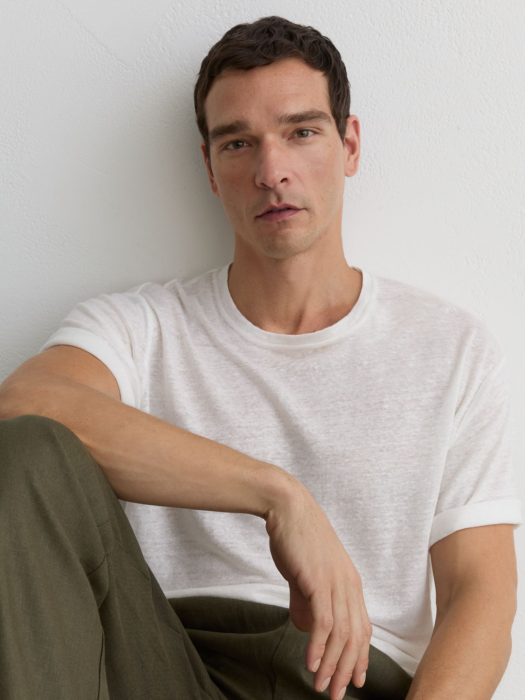 Relaxed-Fit Crew-Neck T-Shirt in White - Image 3 de 6