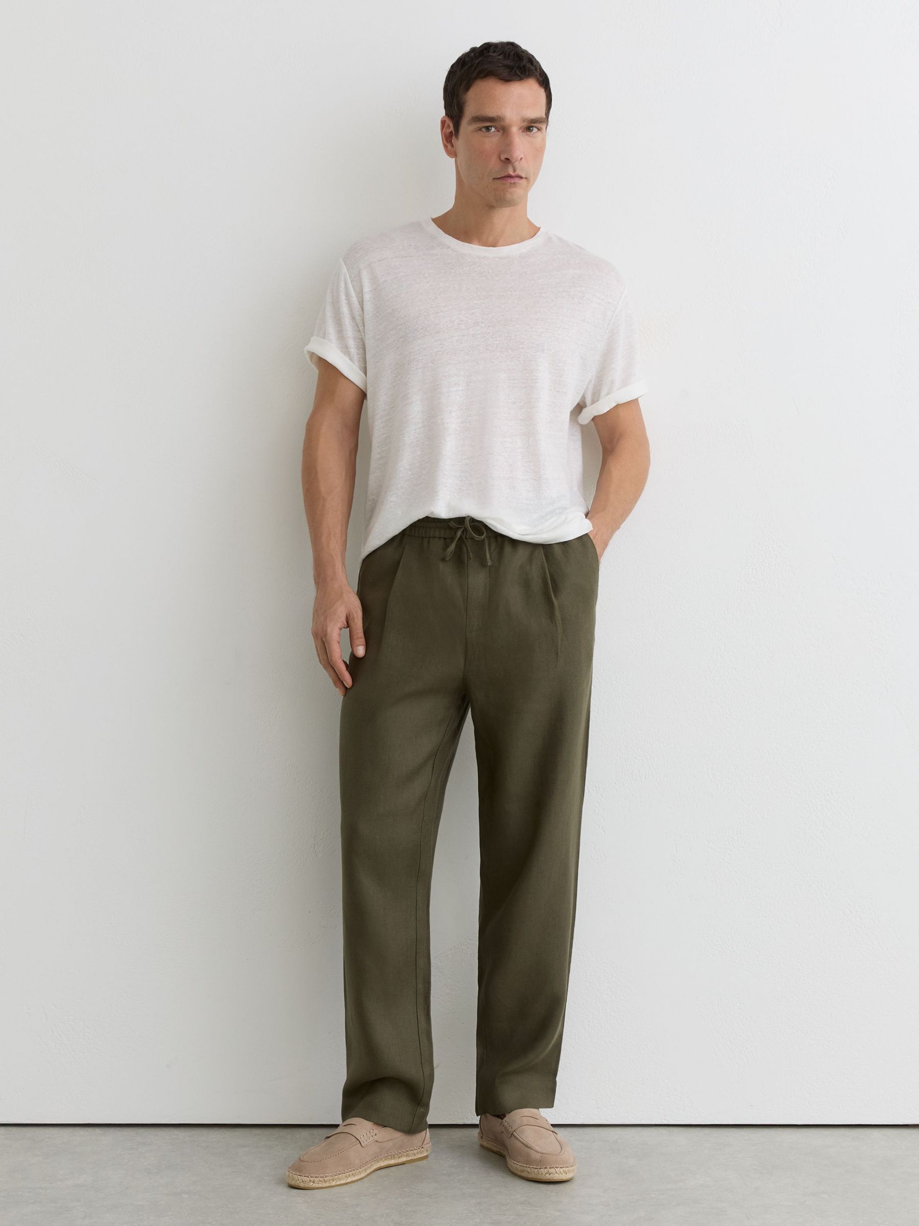 Relaxed-Fit Crew-Neck T-Shirt in White - Image 4 de 6