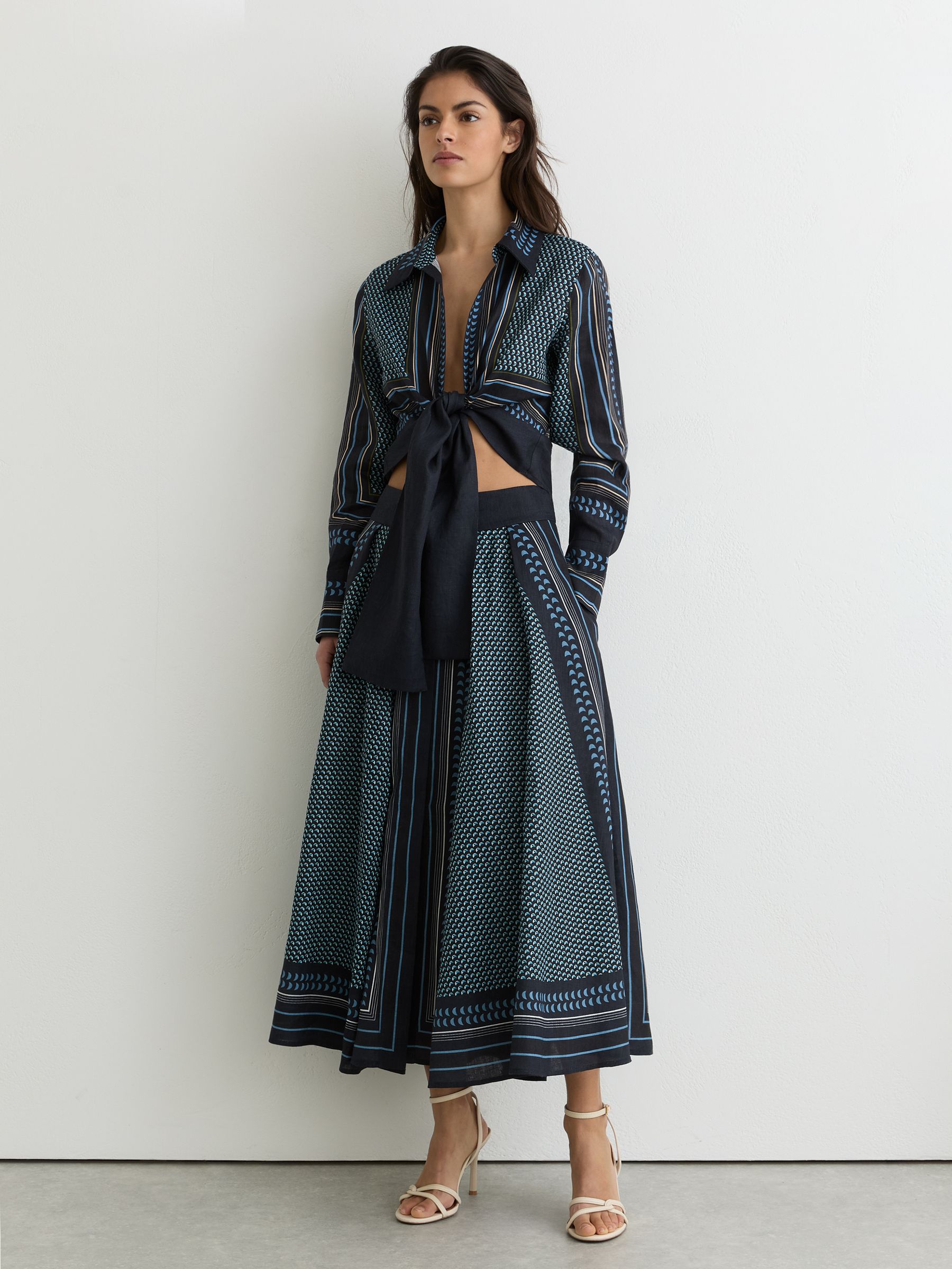 Linen Scarf-Print Tie-Front Shirt in Navy/Ivory - Image 3 of 7