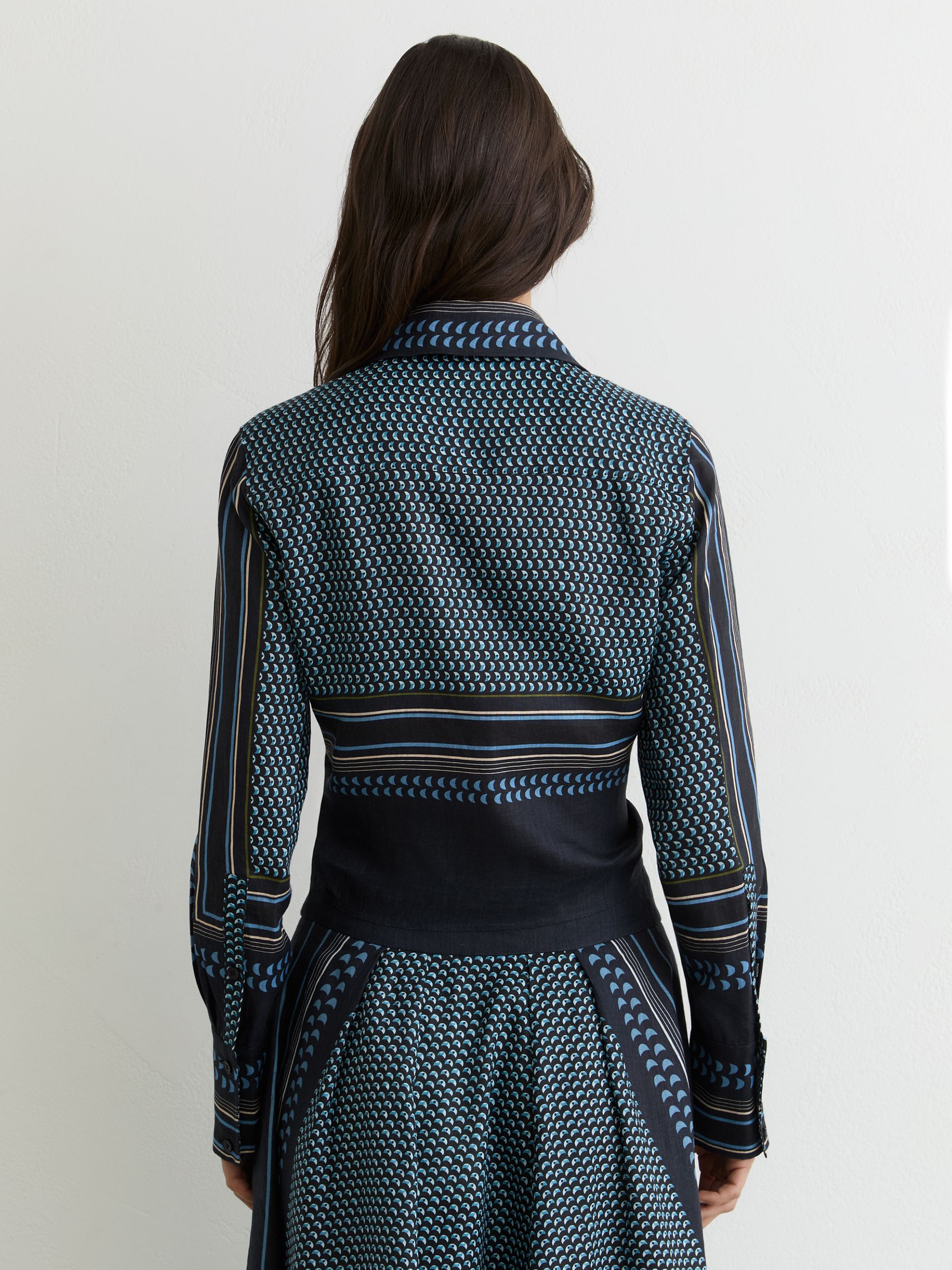 Linen Scarf-Print Tie-Front Shirt in Navy/Ivory - Image 5 of 7